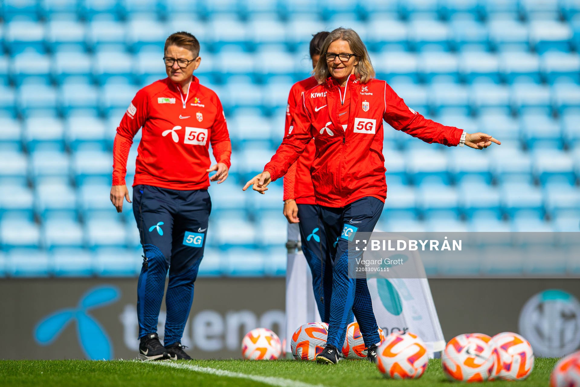 Monica Knudsen, assistant coach, and Hege Riise, head coach