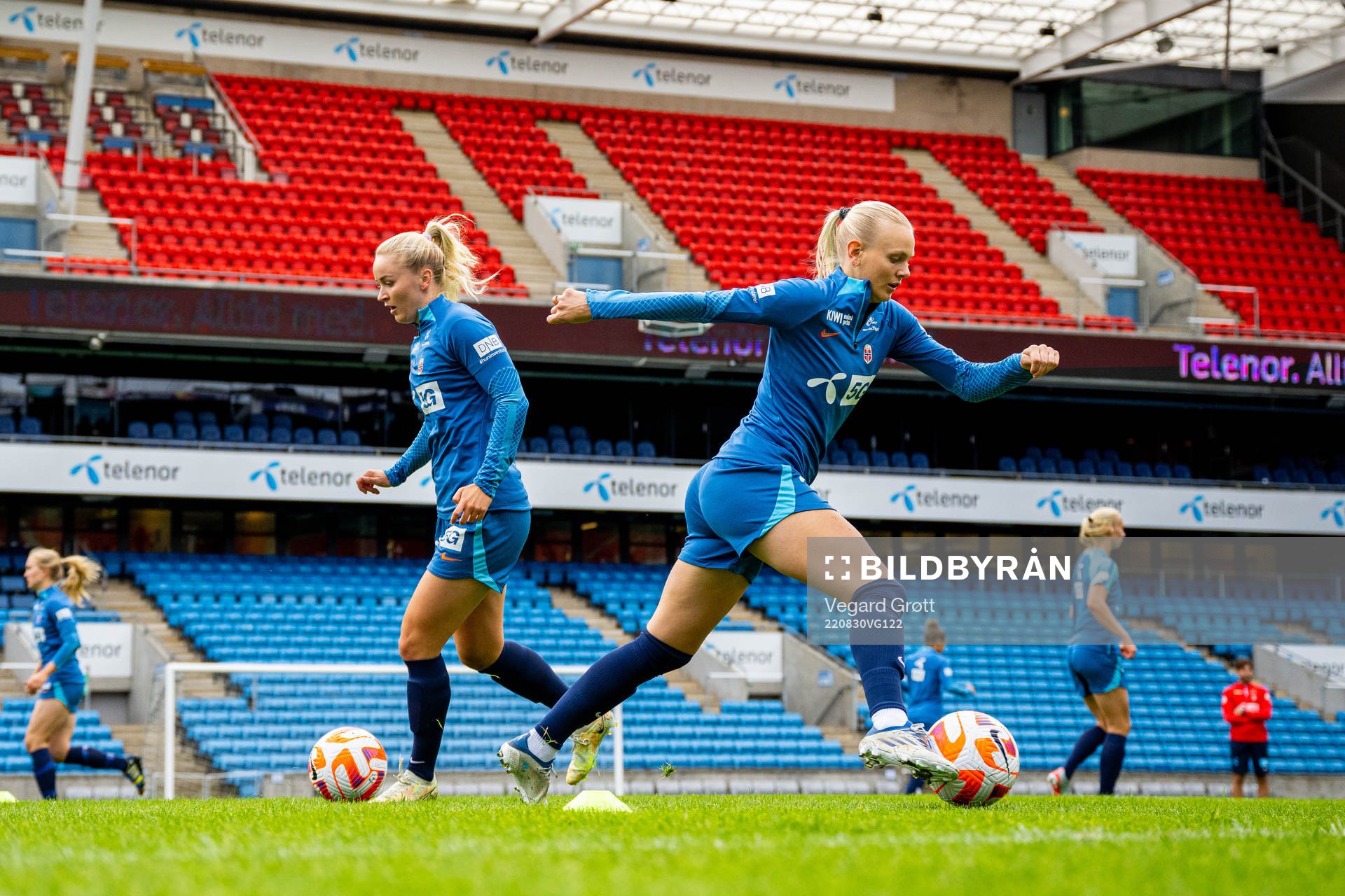 Anna Jøsendal and Karina Sævik of the Norwegian women's