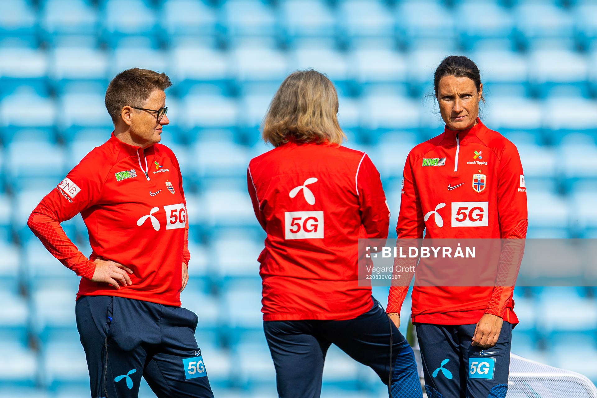 Monica Knudsen, assistant coach, Hege Riise, head coach,