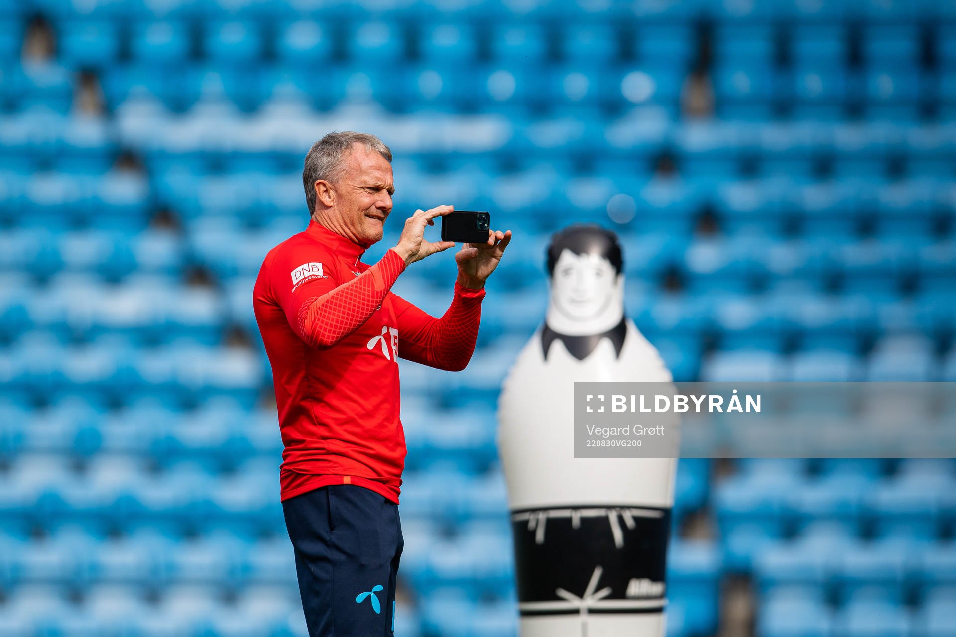 Frode Grodås, goalkeeper coach, during a training session with the Norwegian women's national football team on August 30, 2022 in Oslo. 