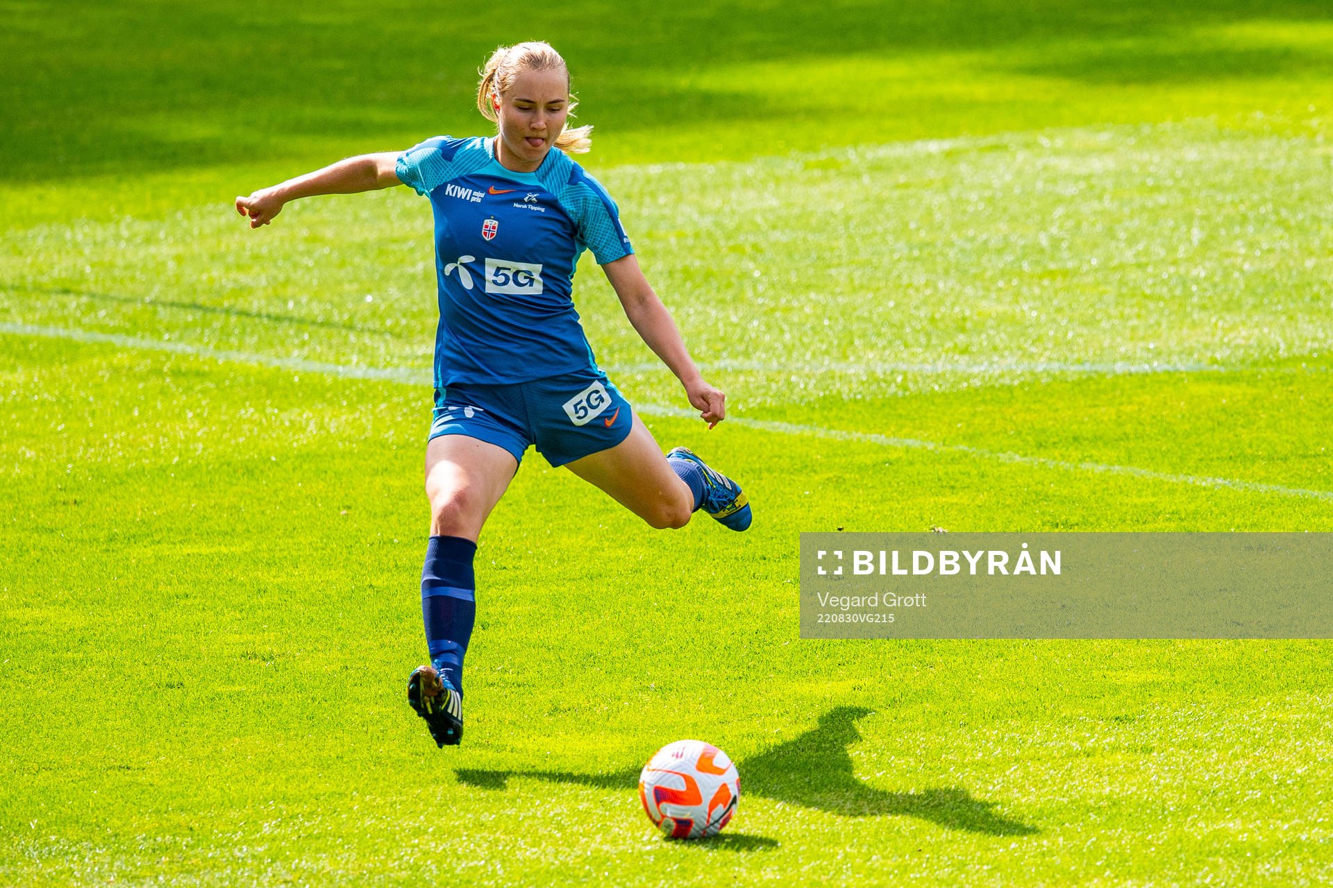 Noor Hoelsbrekken Eckhoff of the Norwegian women's national football team during a training session on August 30, 2022 in Oslo.