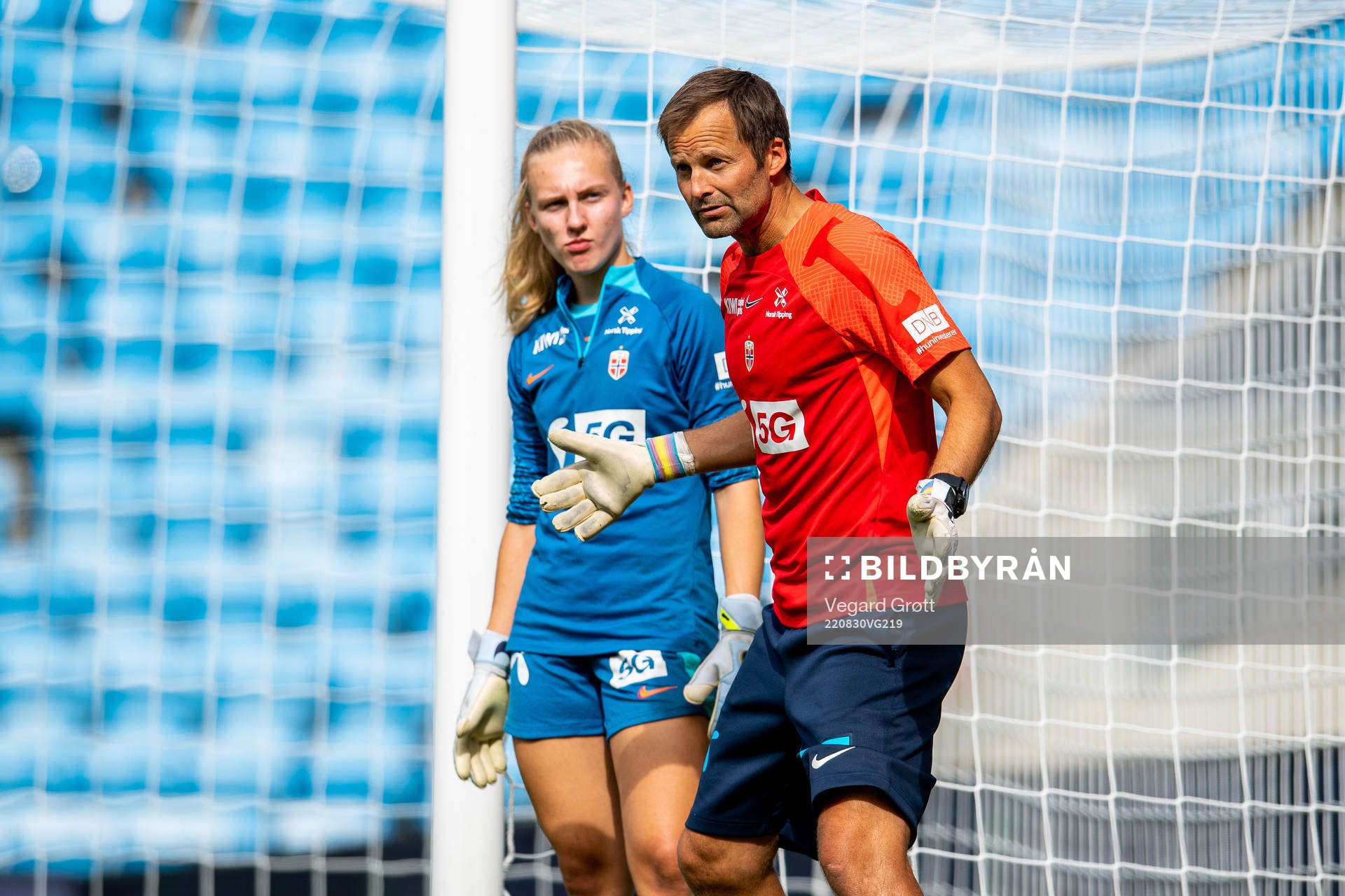 Goalkeeper Sunniva Skoglund and Jon Knudsen, goalkeeper