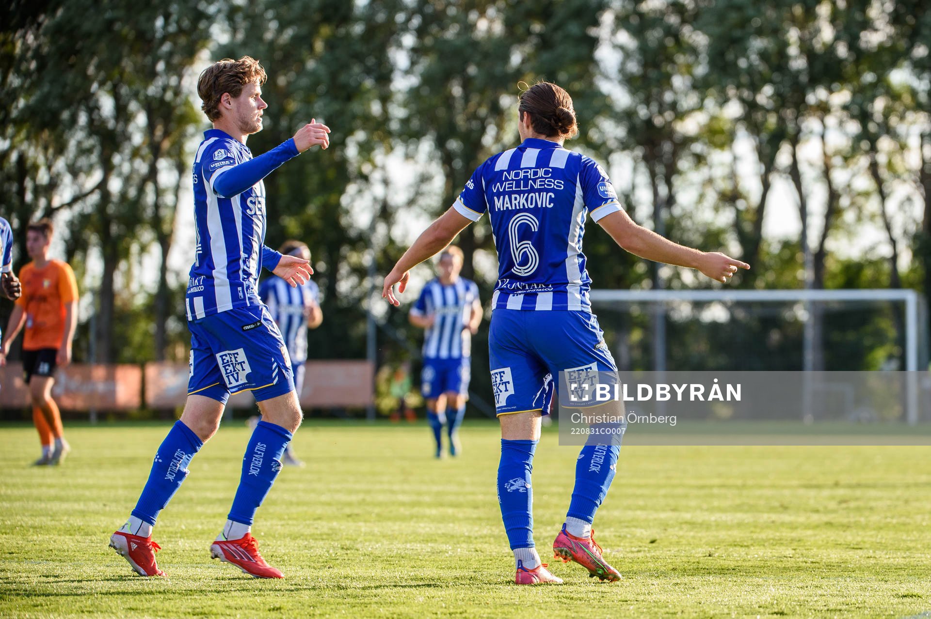 IFK Göteborgs Eman Markovic (h) jublar med Gustaf Norlin