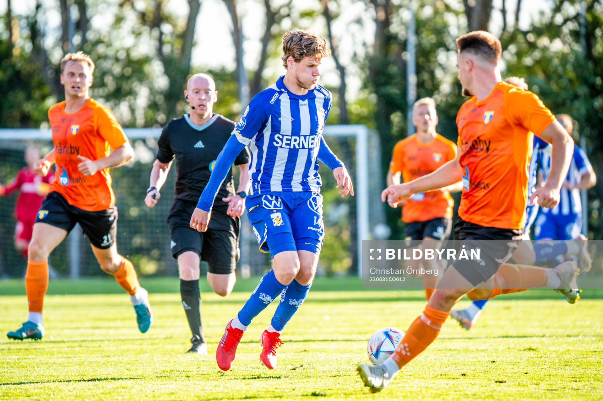 IFK Göteborgs Gustaf Norlin mot Torns Kevin Robért