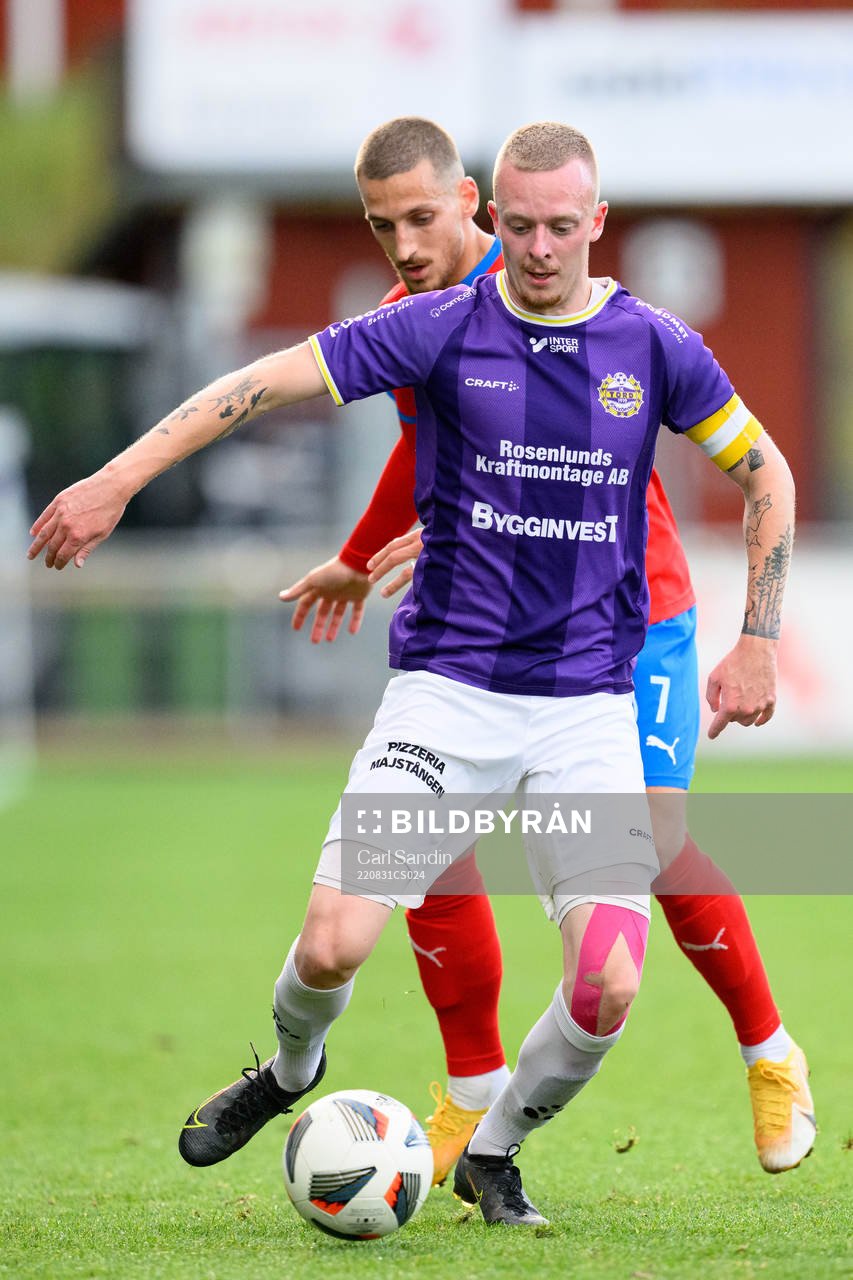 Helsingborgs Arian Kabashi och IK Tords Sebastian Lindell