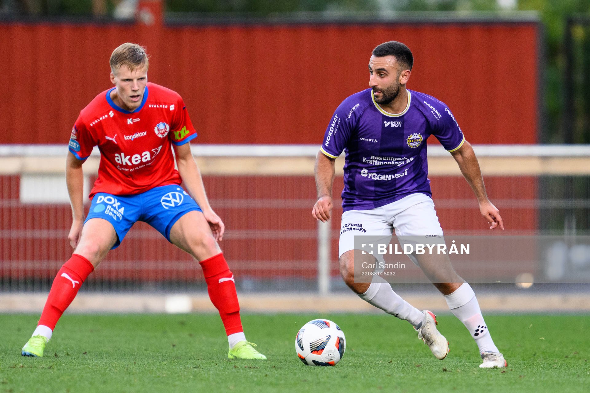 Helsingborgs Emil Hellman och IK Tords Chadi Aoun