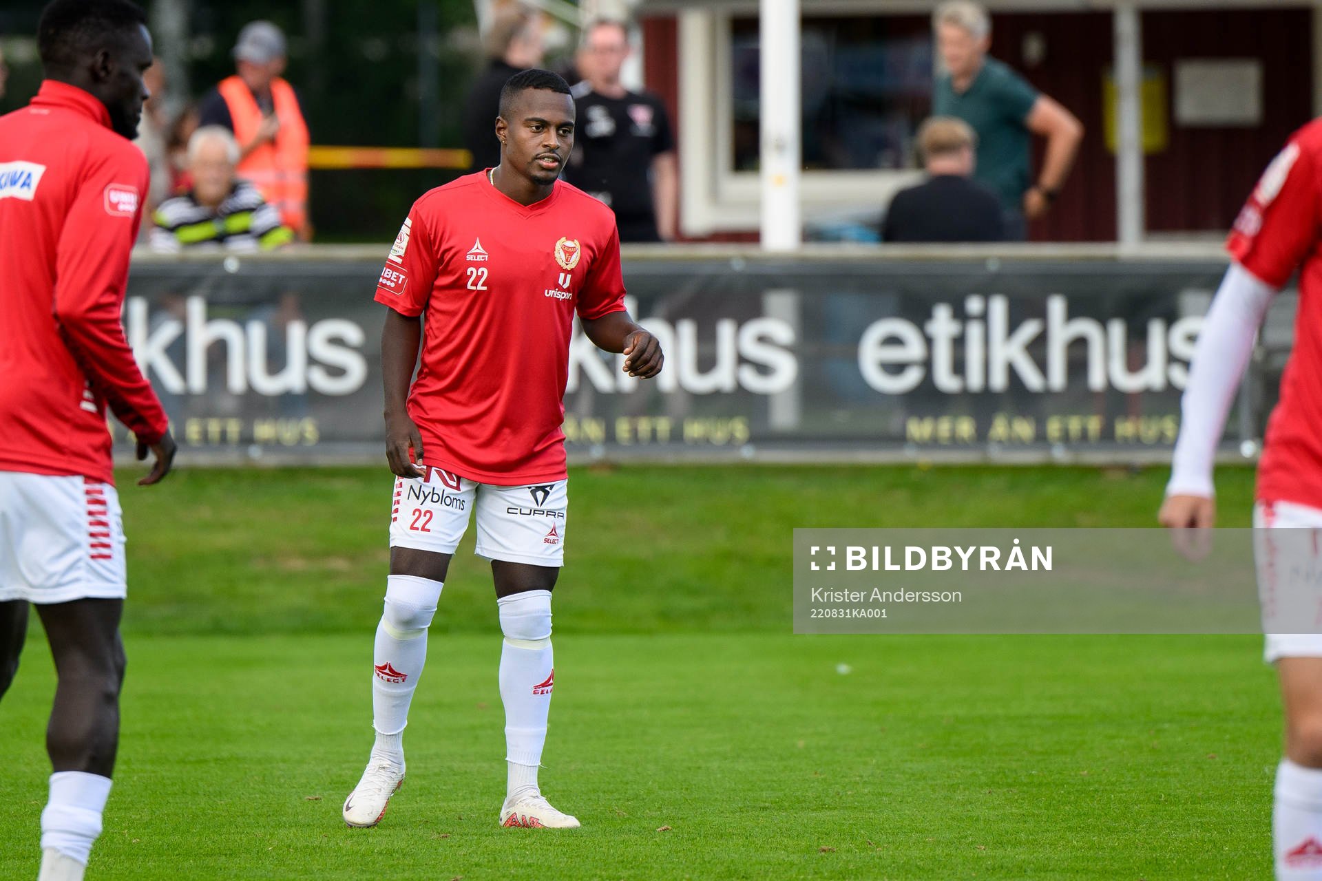 Kalmars Nahom Girmai Netabay före fotbollsmatchen i