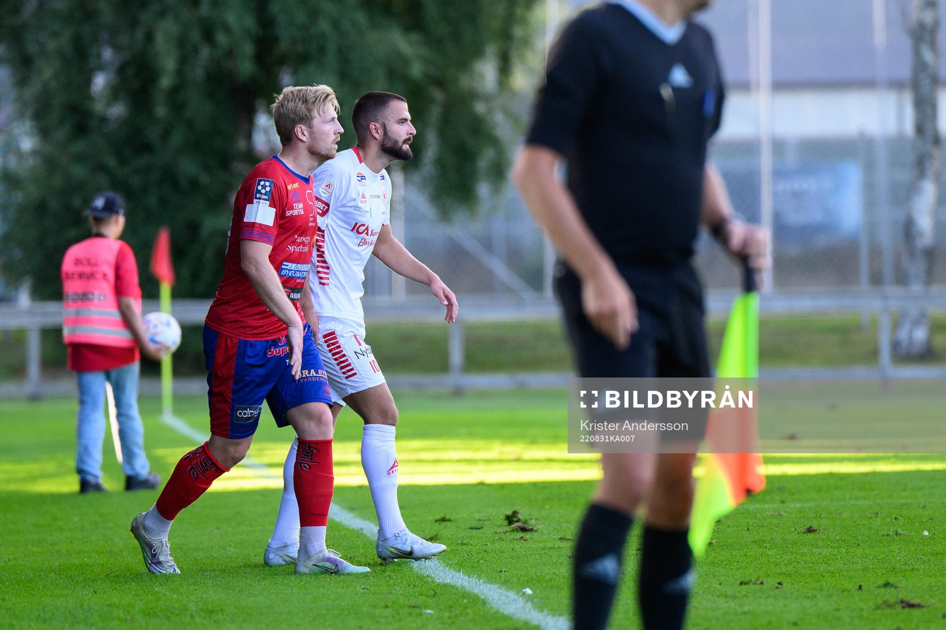 Tvååkers Johan Lassagård och Kalmars Filip Sachpekidis
