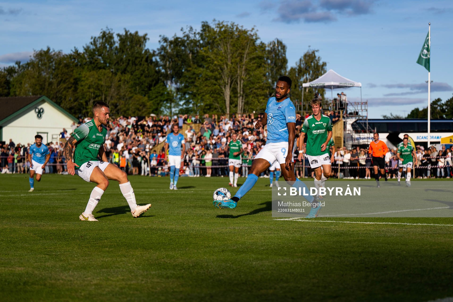 Brålandas Marcus Andersson och Malmö FFs Isaac Kiese