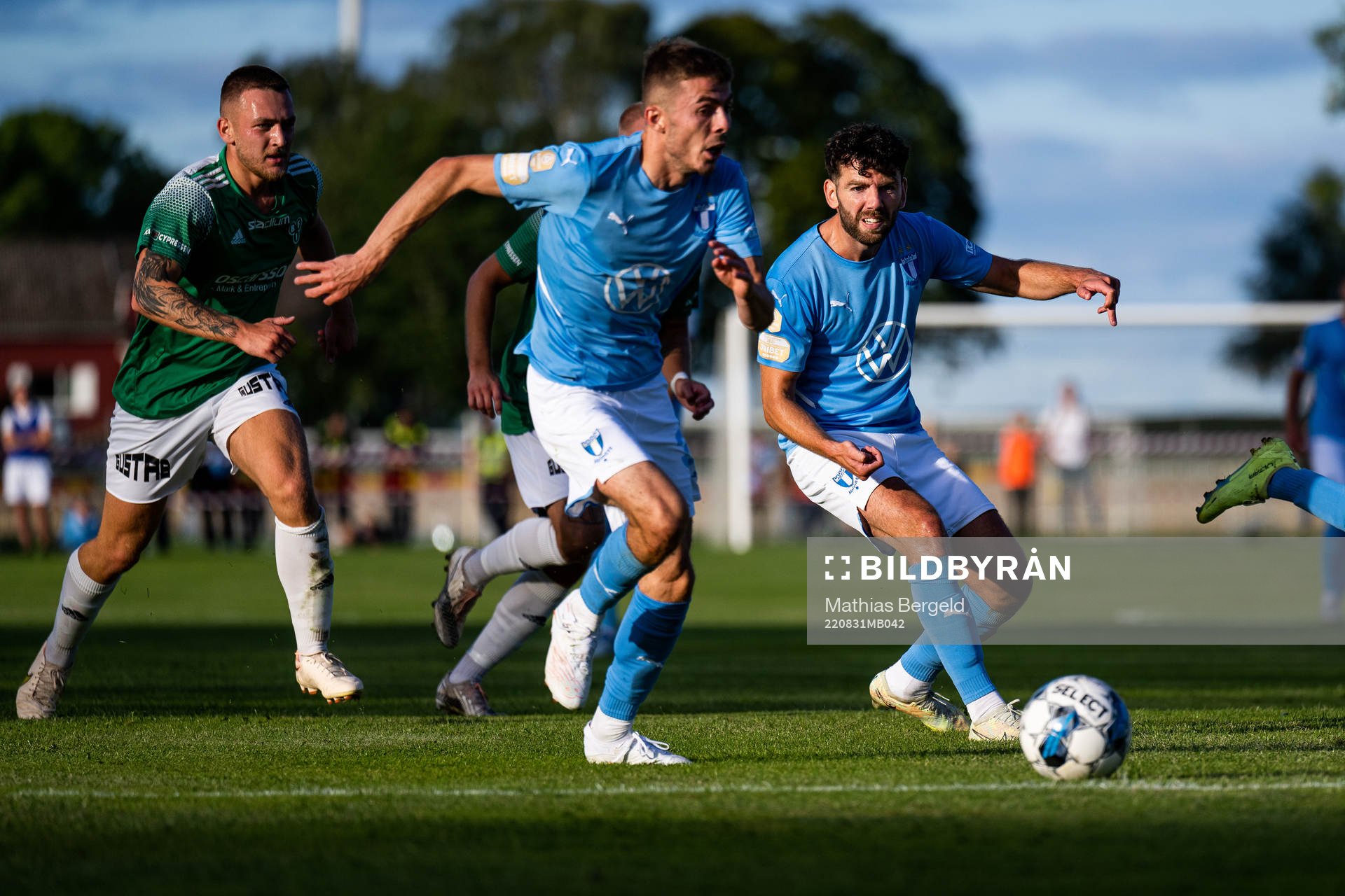 Malmö FFs Patriot Sejdiu och Malmö FFs Erdal Rakip