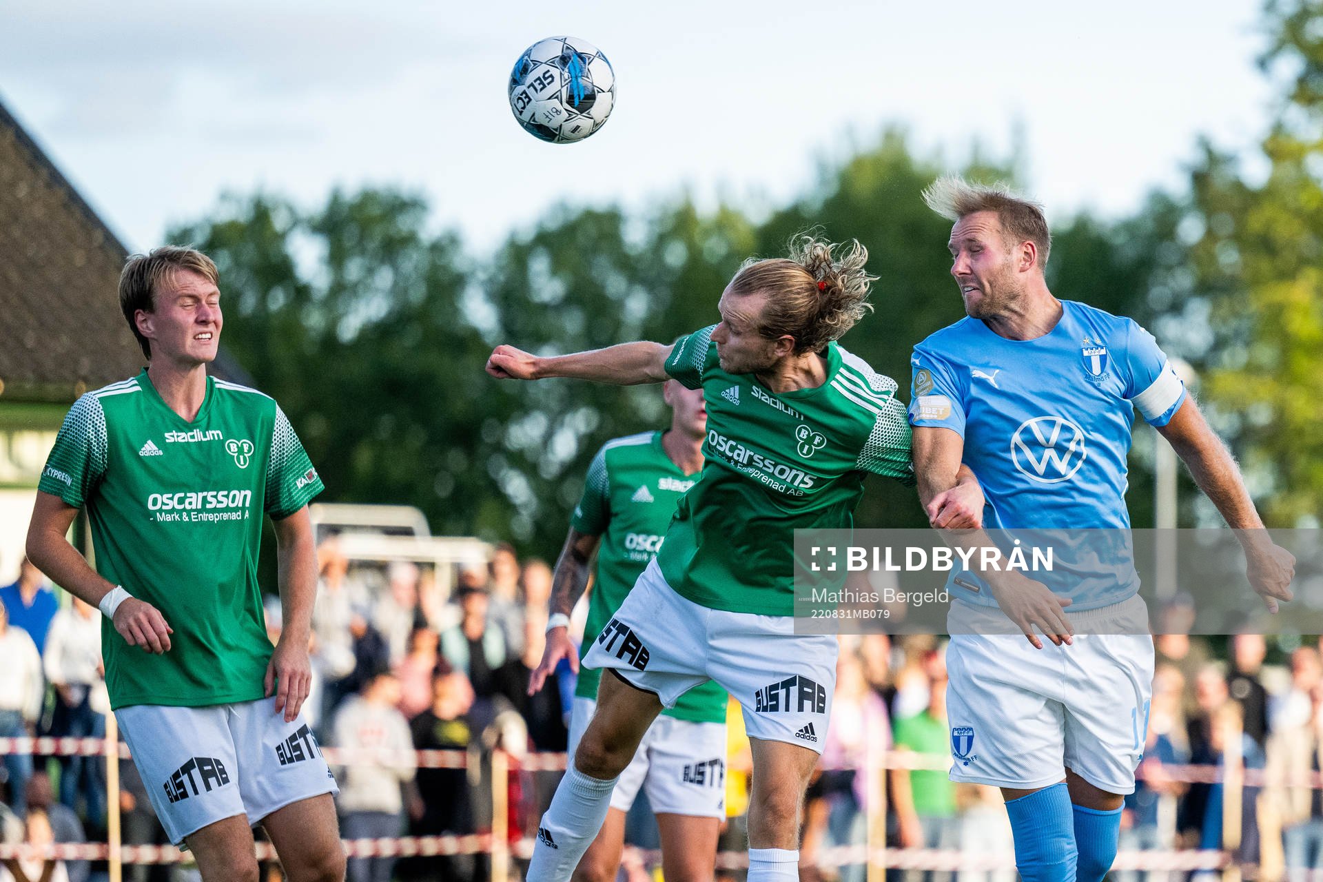Brålandas Kalle Berner och Malmö FFs Ola Toivonen