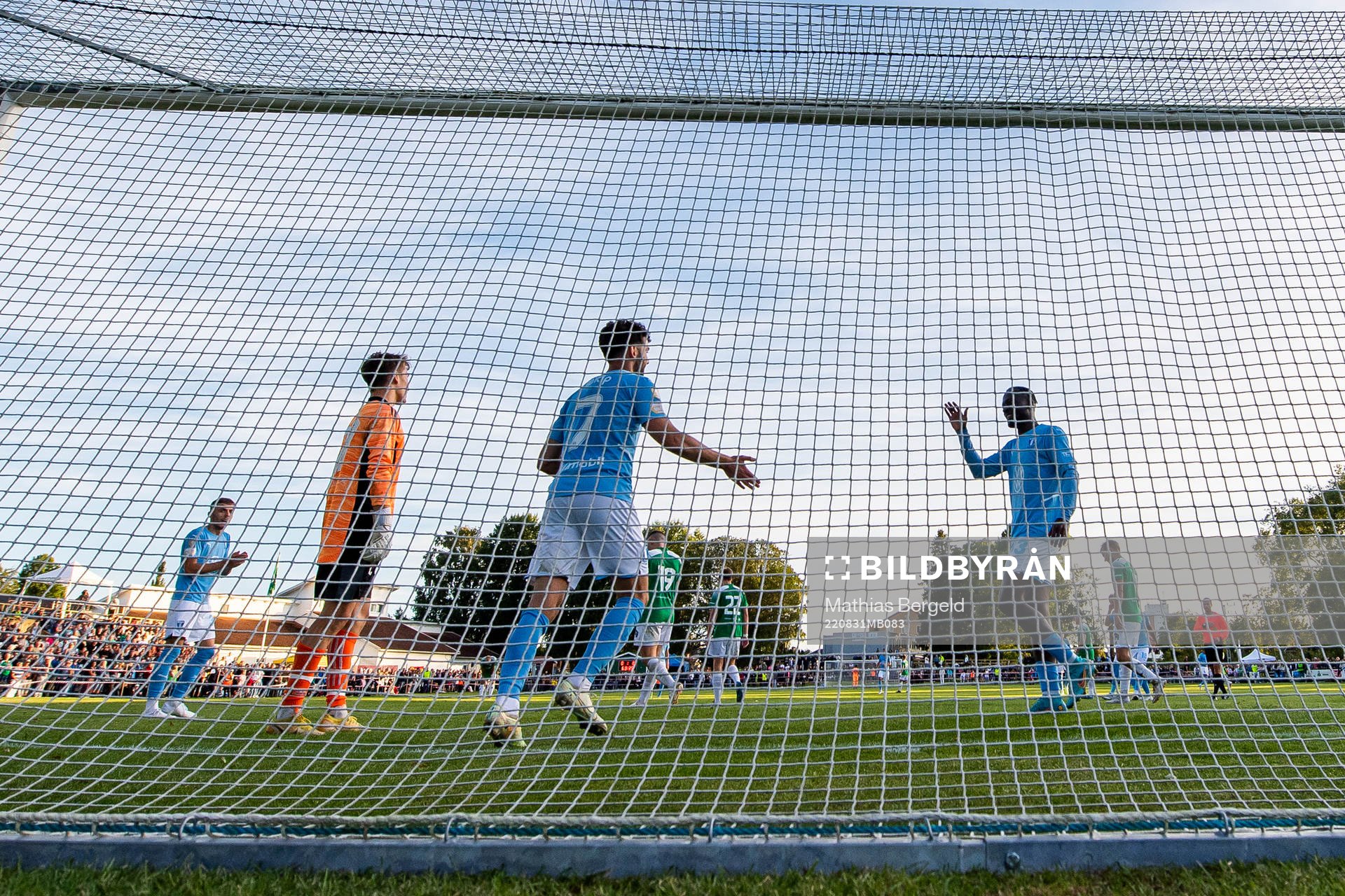 Brålandas Joy Andersson deppar medan Malmö FFs Erdal