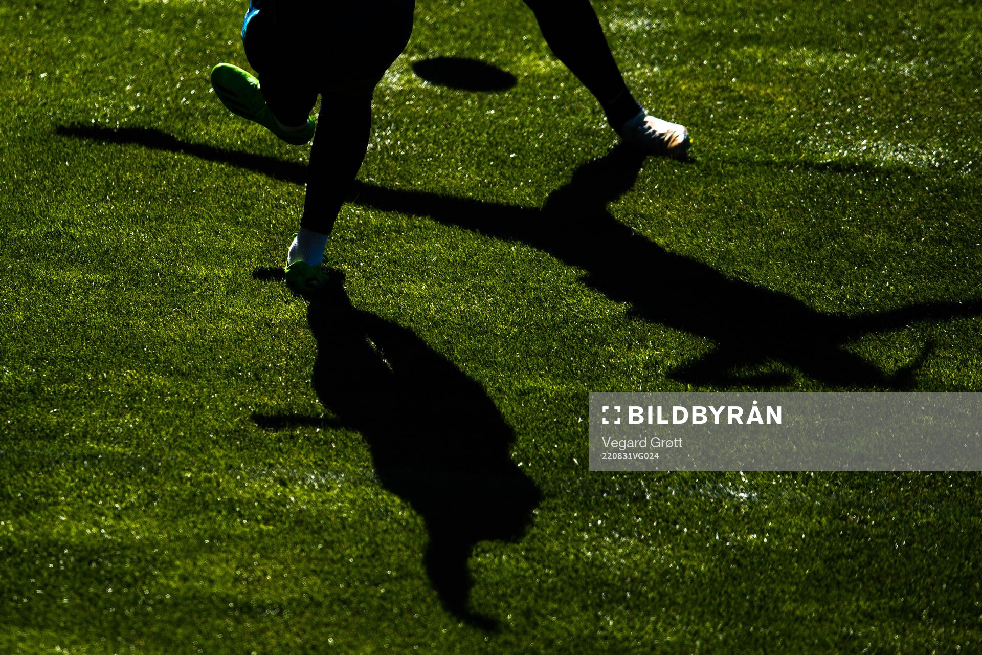 The shadows of players the Norwegian women's national