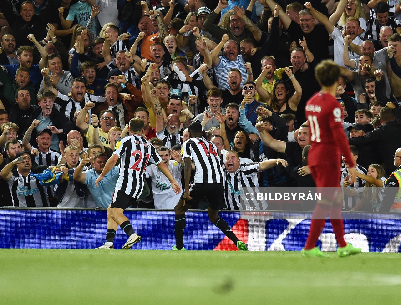 Alexander Isak of Newcastle United celebrates