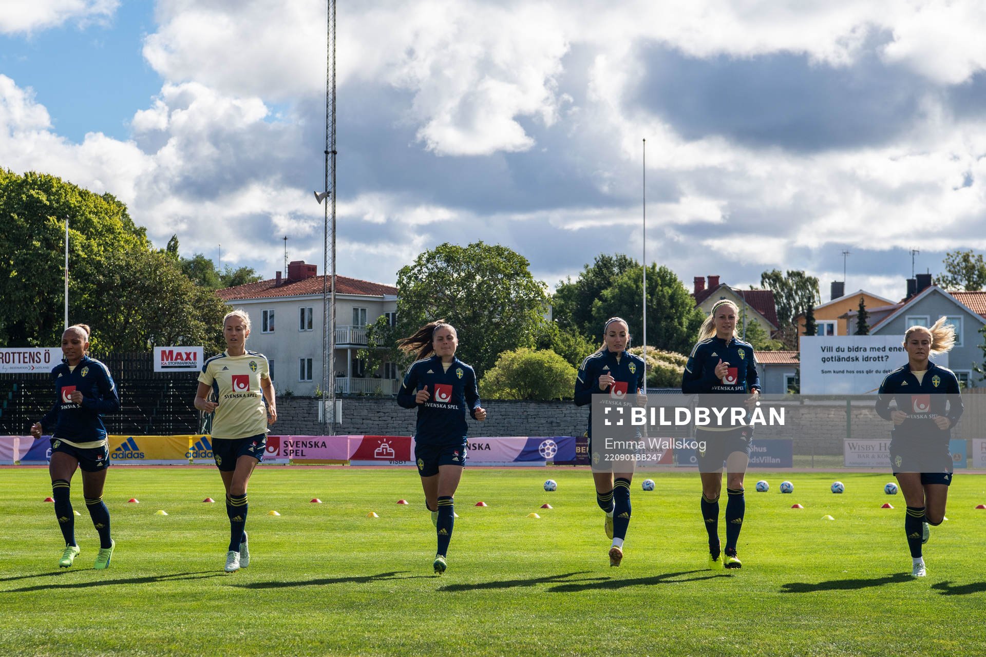 Madelen Janogy, Emma Kullberg, Hanna Wijk, Kosovare