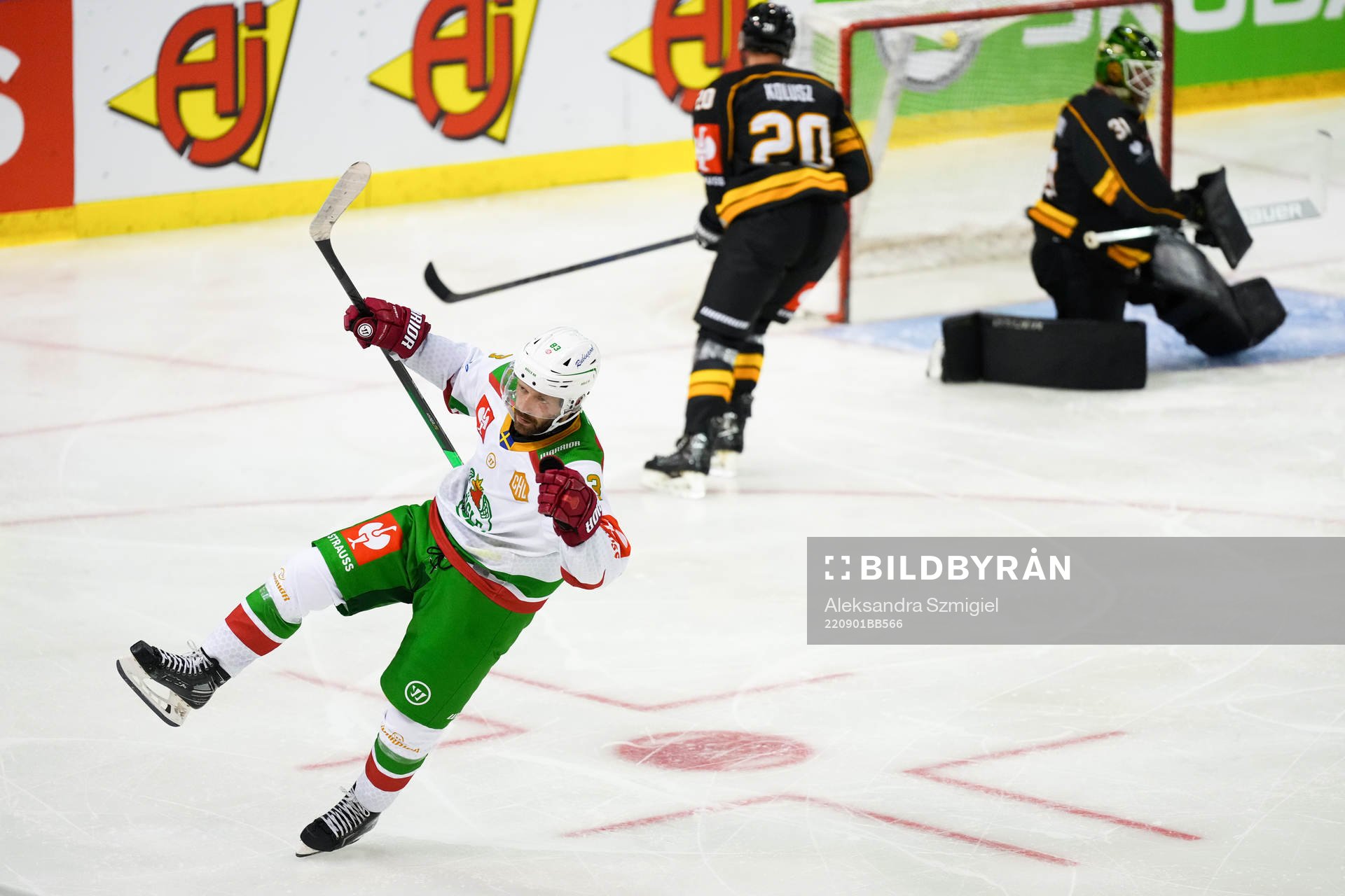 Riley Sheen of Rögle celebrates