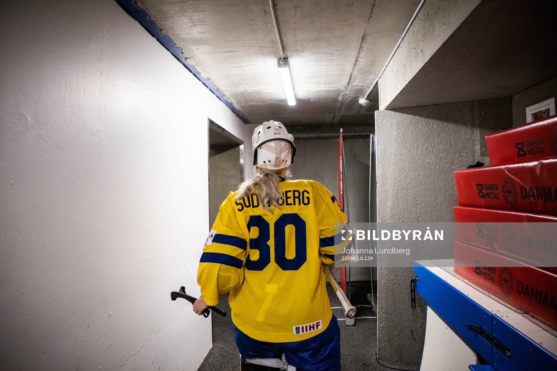 goaltender Emma Söderberg of Sweden