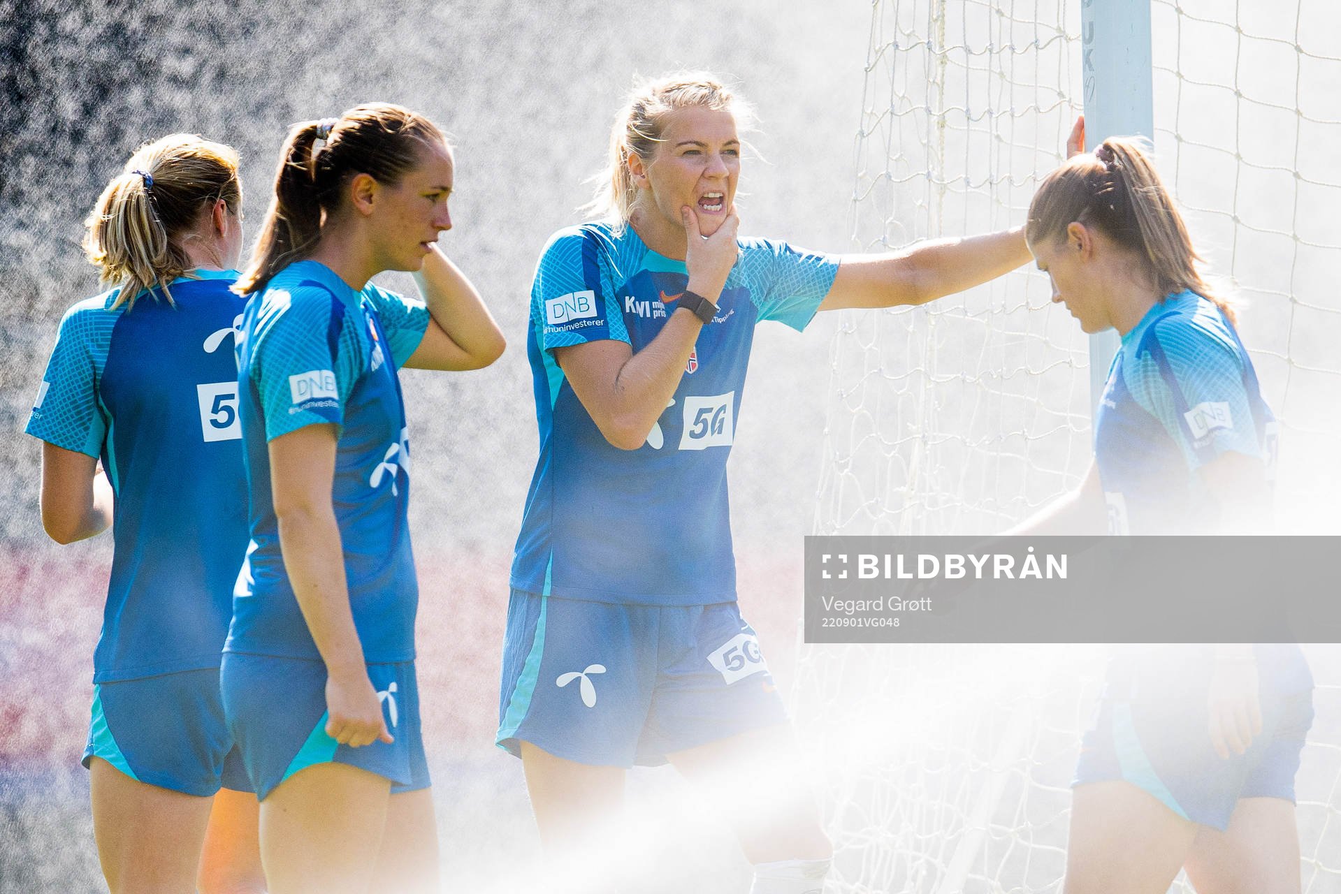 Ada Hegerberg and players of the Norwegian women's national football team during a training session on September 1, 2022 in Leuven.