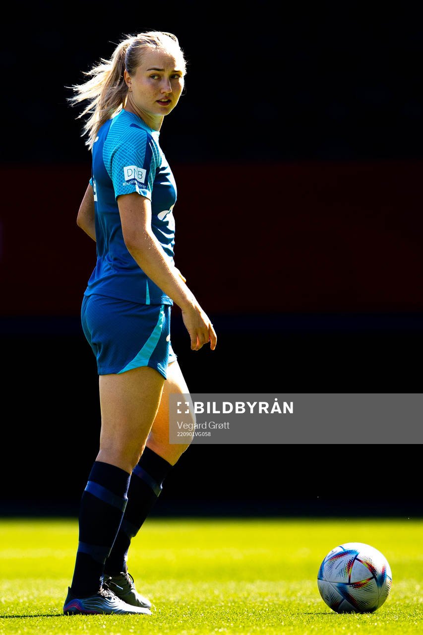 Noor Hoelsbrekken Eckhoff of the Norwegian women's national football team during a training session on September 1, 2022 in Leuven.