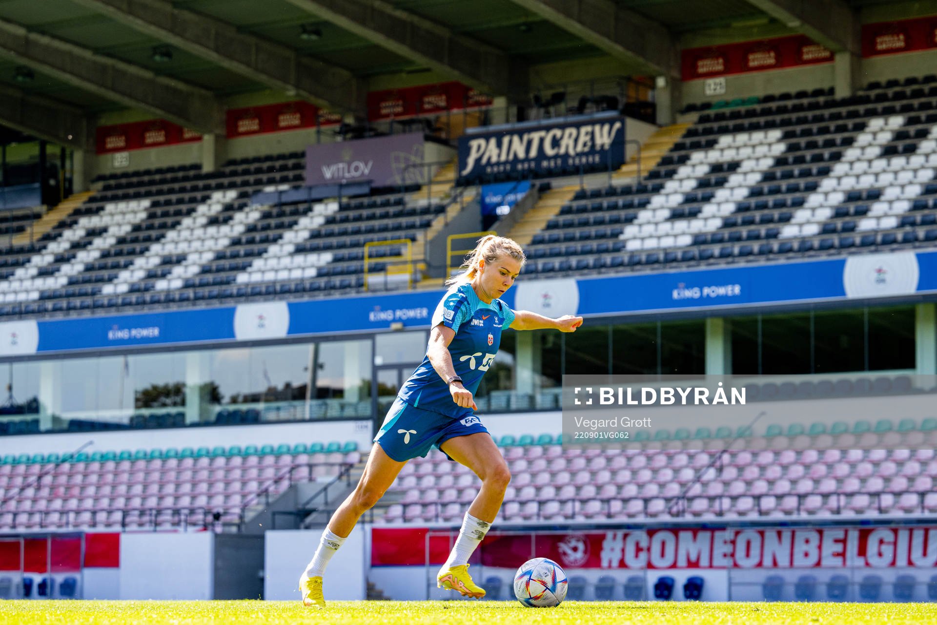 Ada Hegerberg of the Norwegian women's national football team during a training session on September 1, 2022 in Leuven. 
