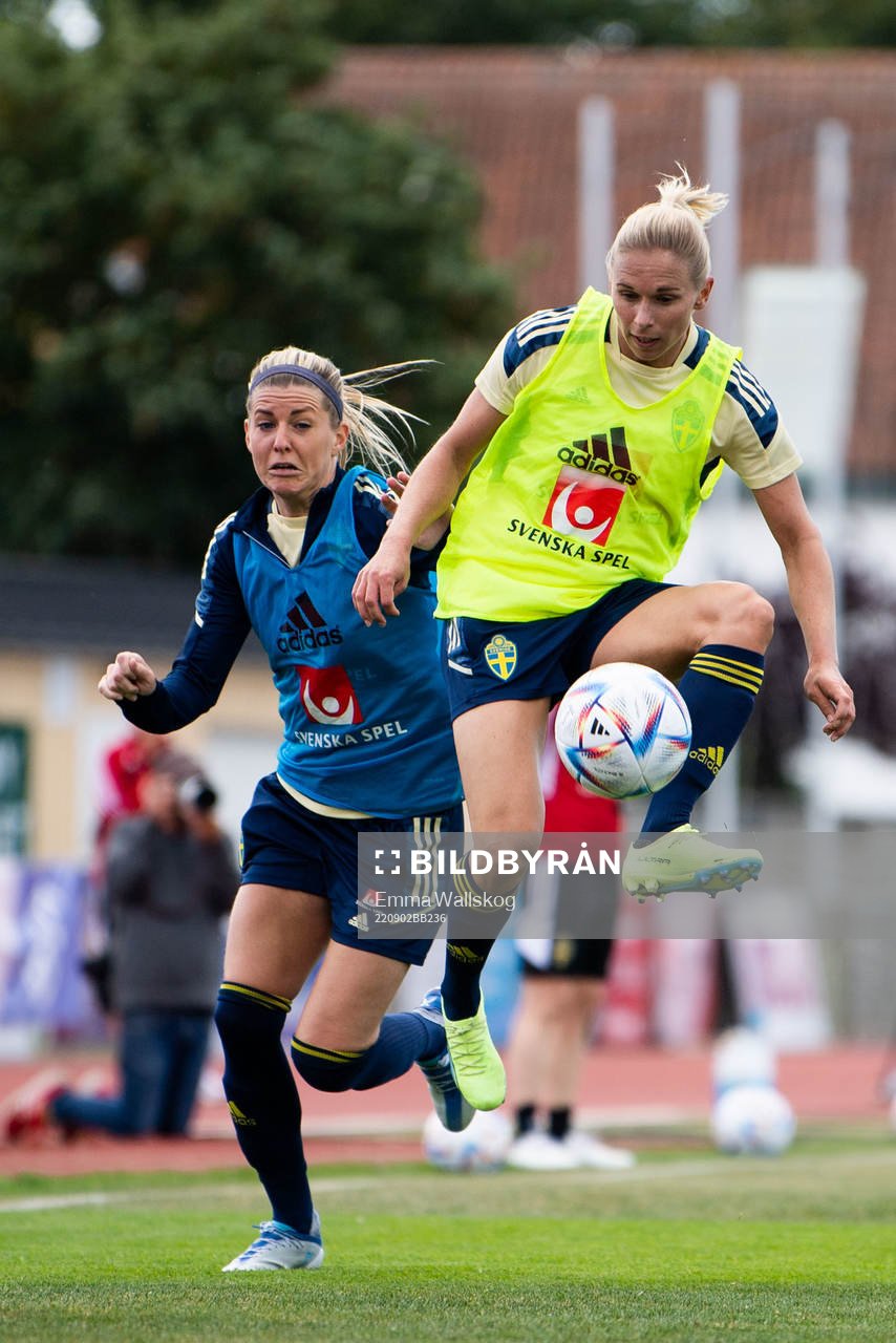 Olivia Schough and Jonna Andersson