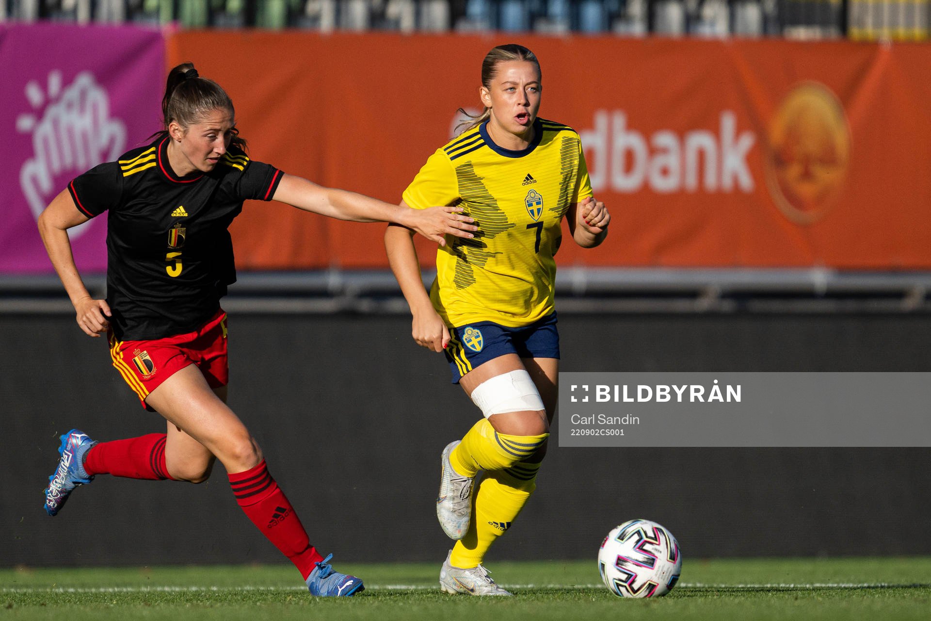 Fran Meersman of Belgium and Cornelia Kapocs of Sweden
