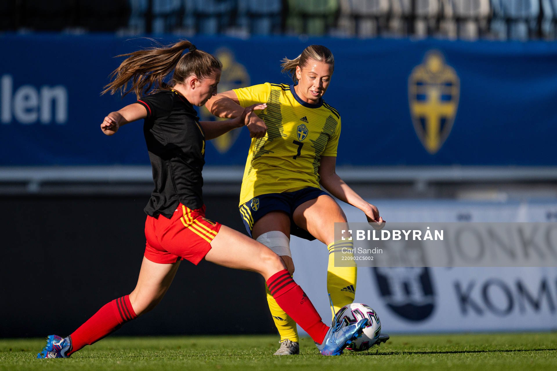 Fran Meersman of Belgium and Cornelia Kapocs of Sweden