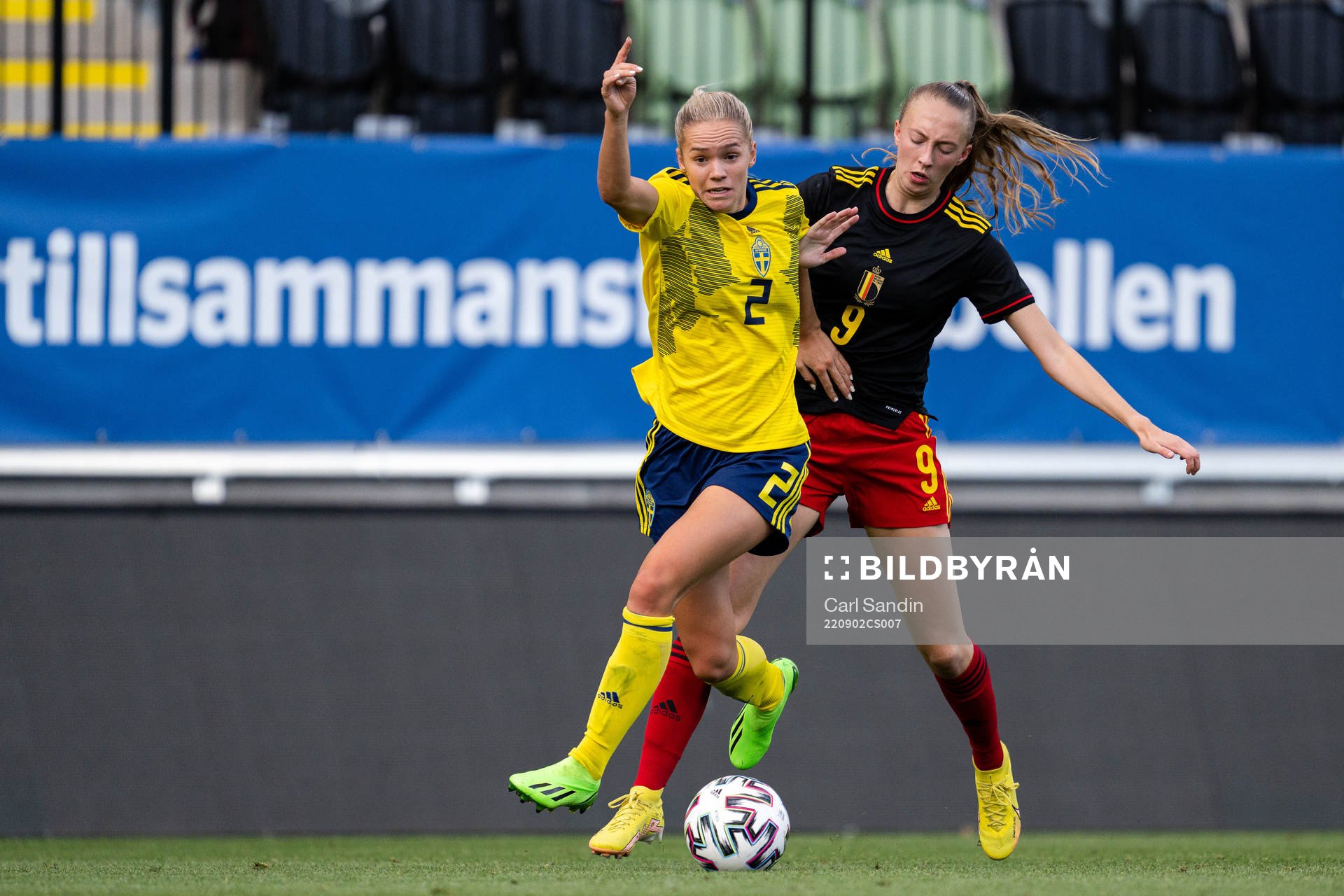 Hanna Lundkvist of Sweden and Lisa Petry of Belgium