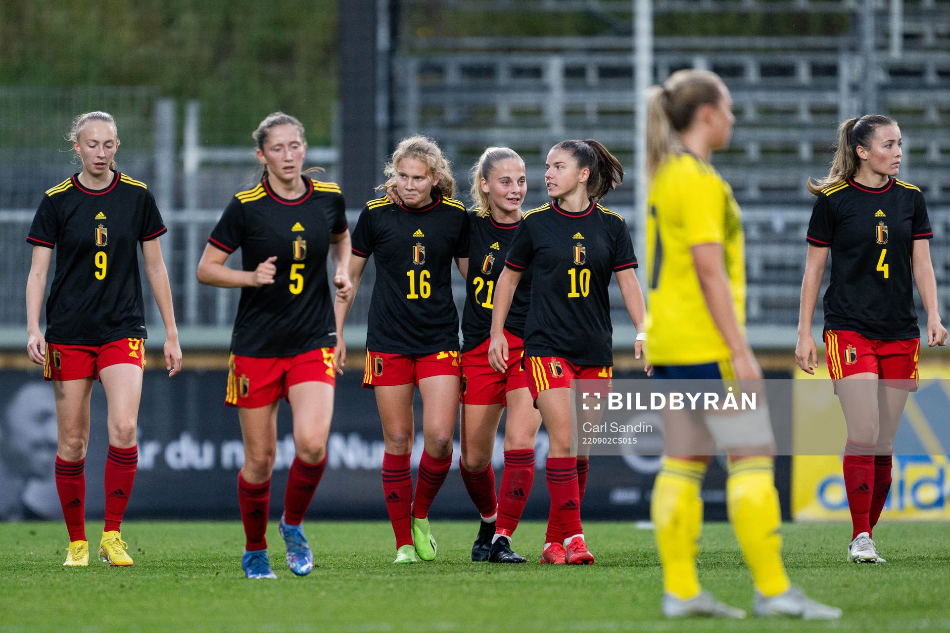 Jarne Teulings, Tess Lameir and Luna Vanzeir of Belgium