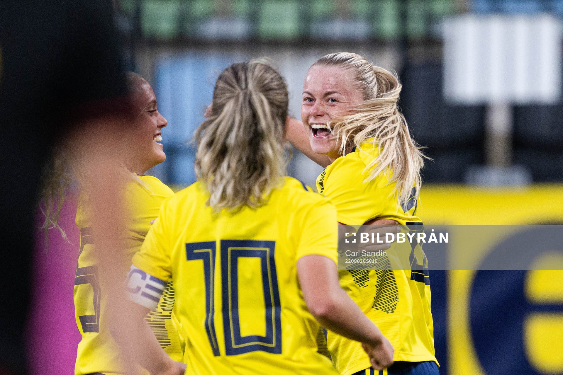 Zara Jönsson of Sweden celebrates the 2-1 goal