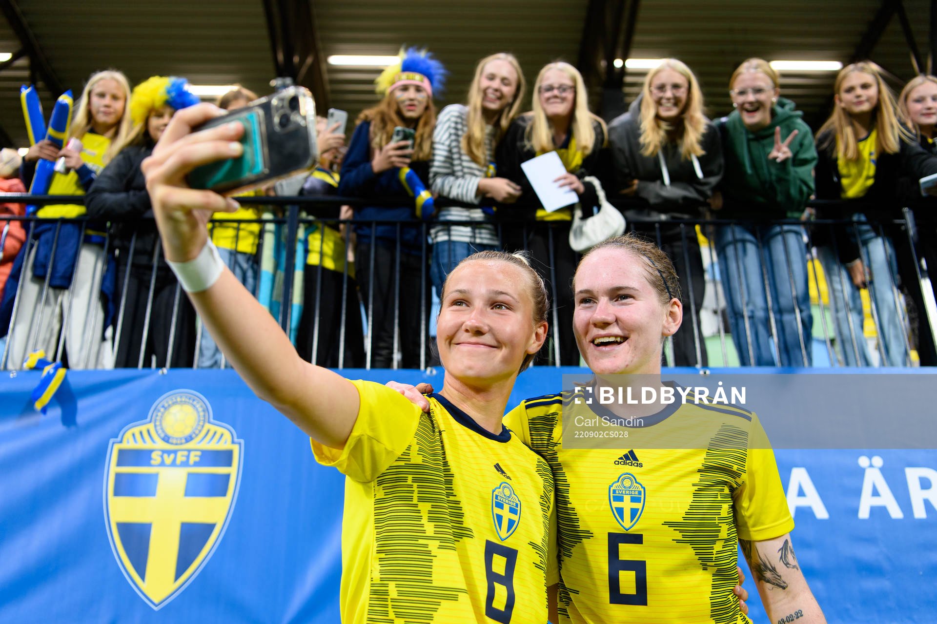 Marika Bergman Lundin and Linn Vickius of Sweden takes pictures with the supporters after the international friendly U23 football match between Sweden and Belgium on September 2, 2022 in Jönköping.