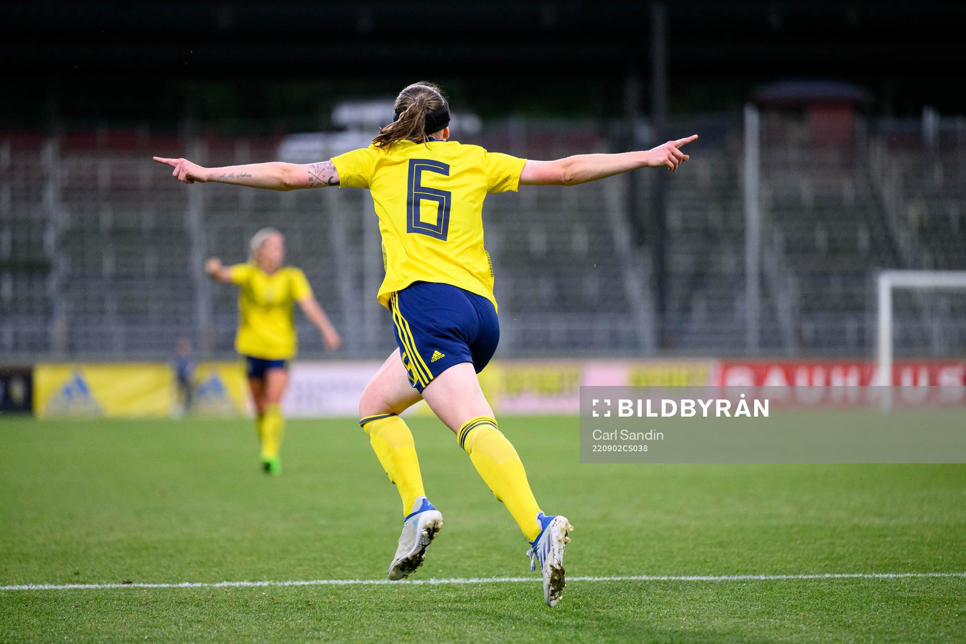 Linn Vickius of Sweden celebrates