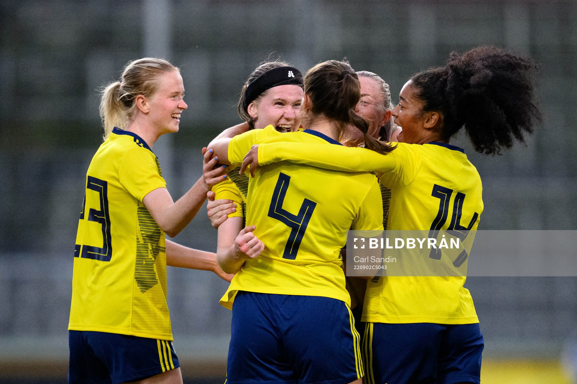 Linn Vickius of Sweden celebrates