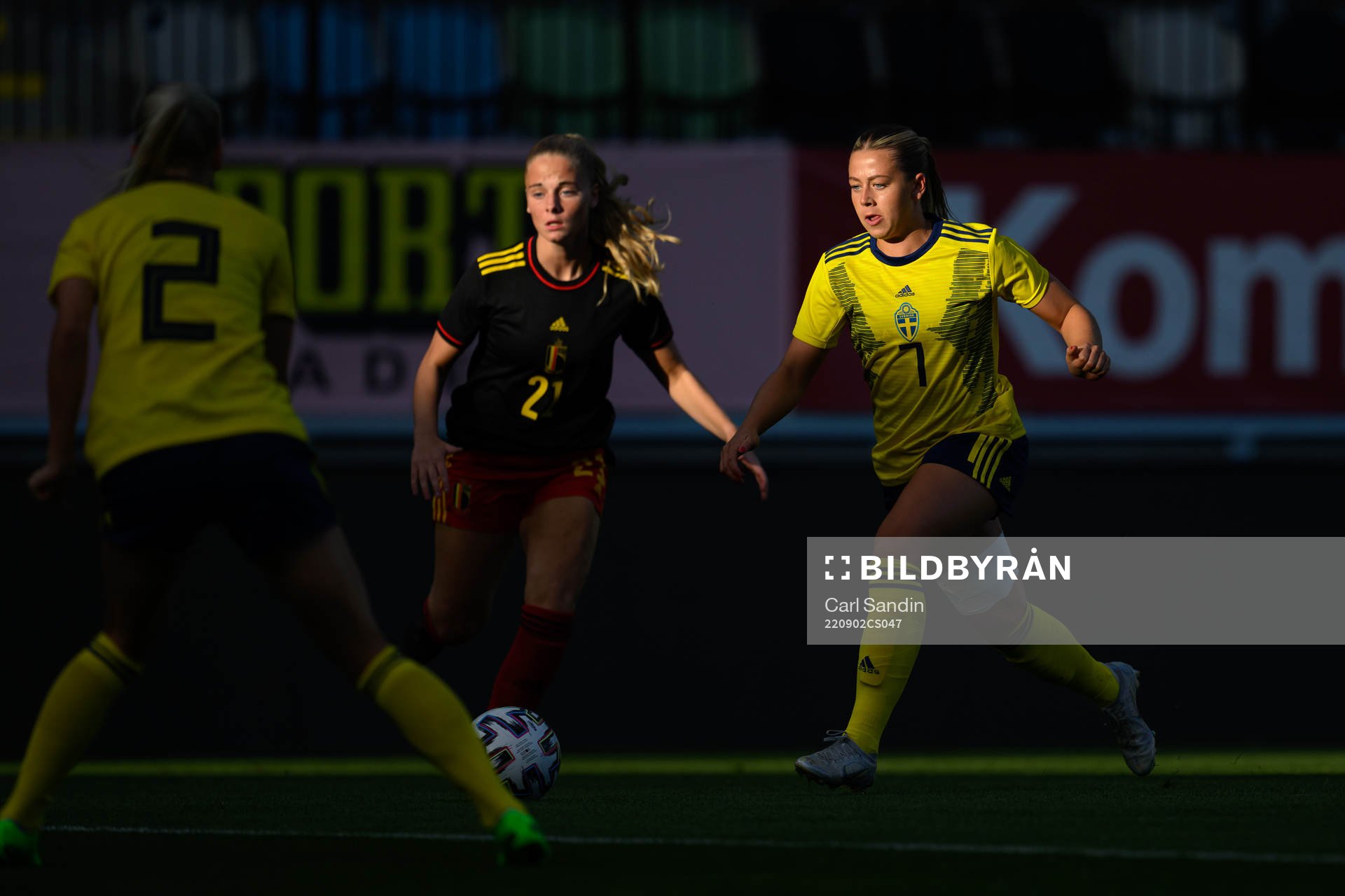 Tess Lameir of Belgium and Cornelia Kapocs of Sweden