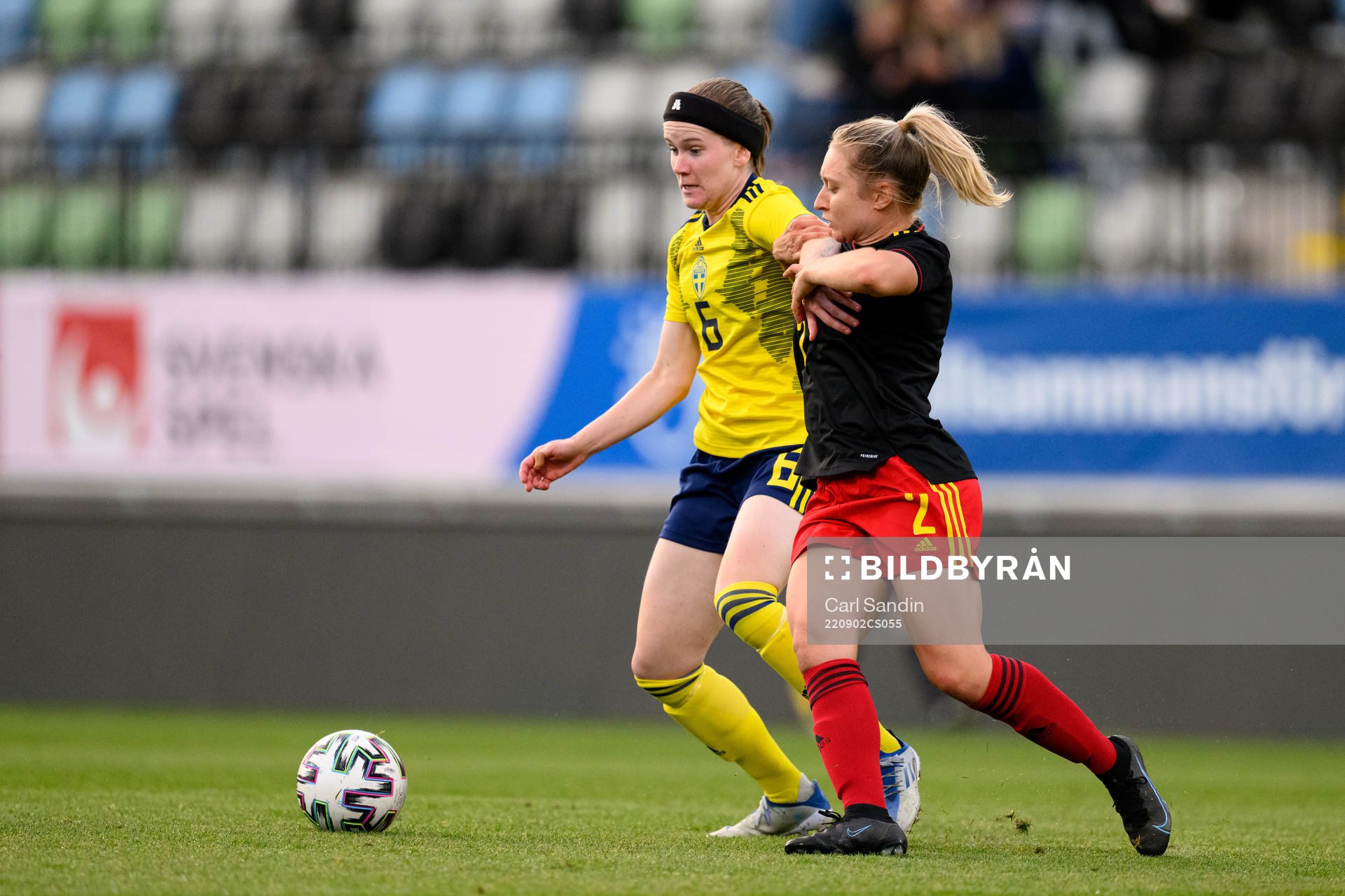 Linn Vickius of Sweden and Gwyneth Vanaenrode of Belgium
