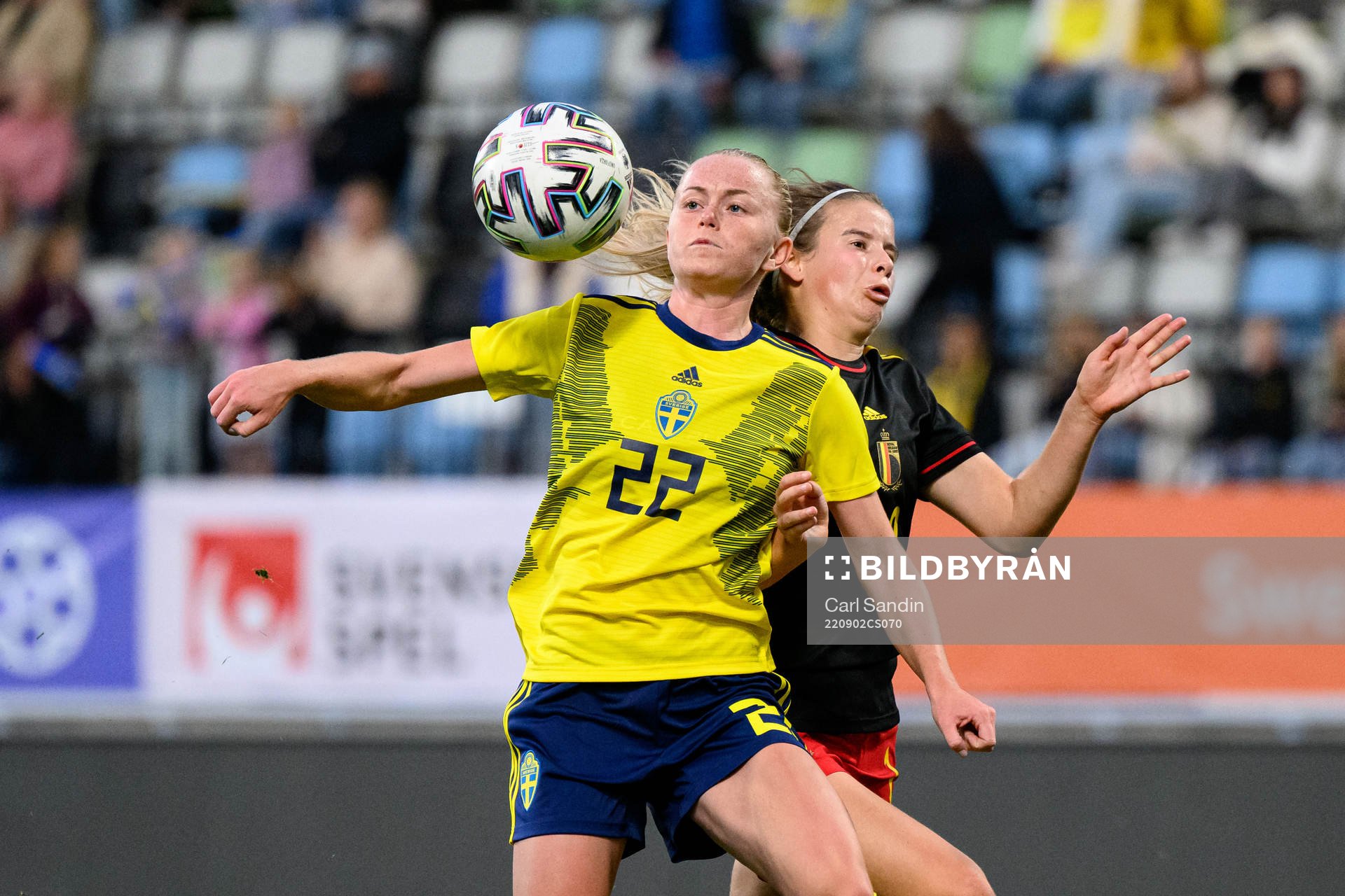 Zara Jönsson of Sweden and Zoe Van de Cloot of Belgium