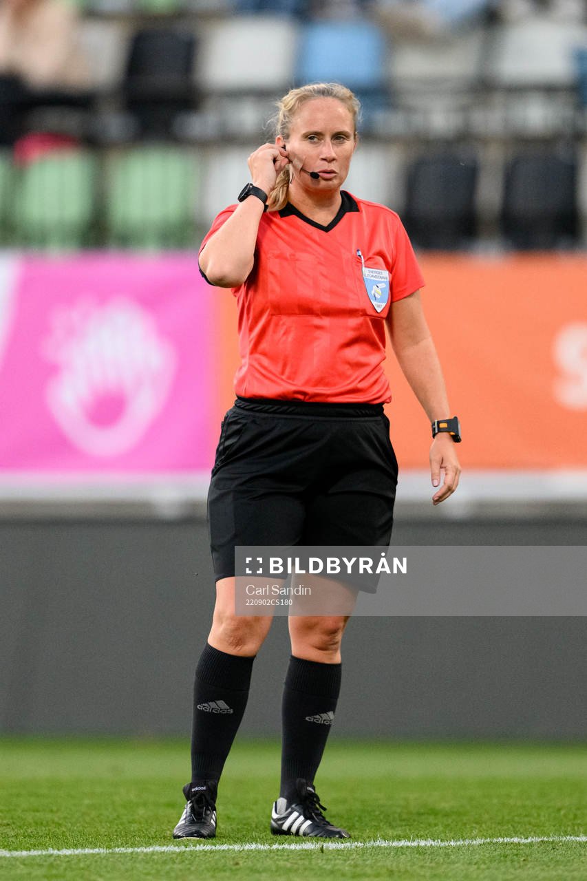 Referee Sandra Almkvist