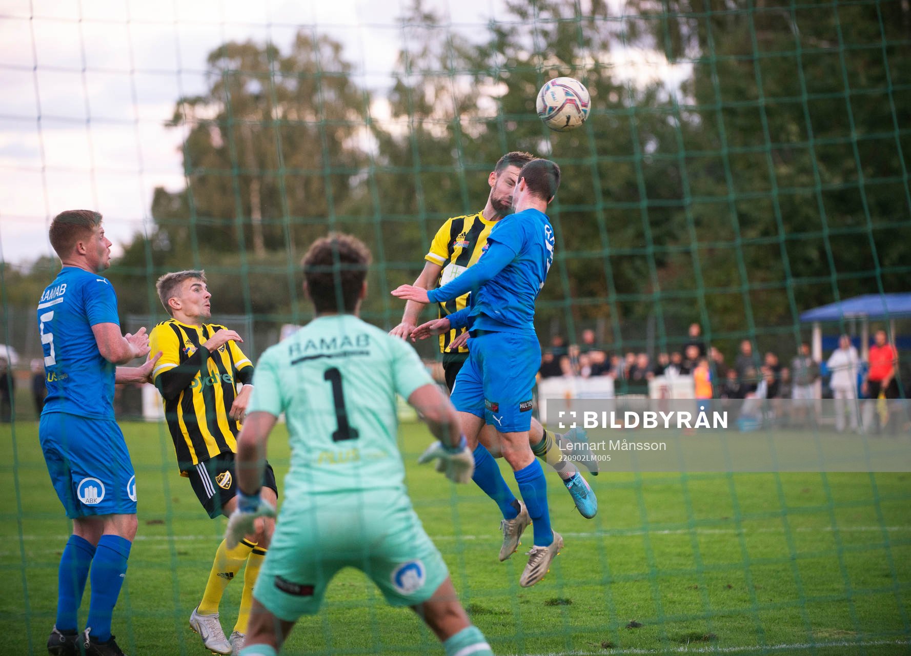 IFK Hässleholms Albin Ekström i matchen i div. 2 mellan