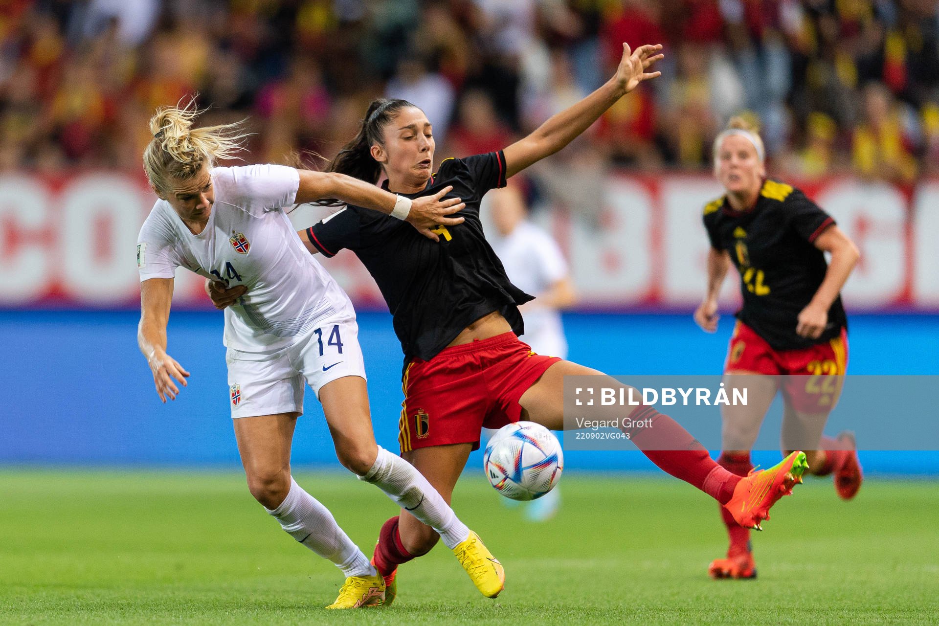 Ada Hegerberg of Norway and Sterre Gielen of Belgium