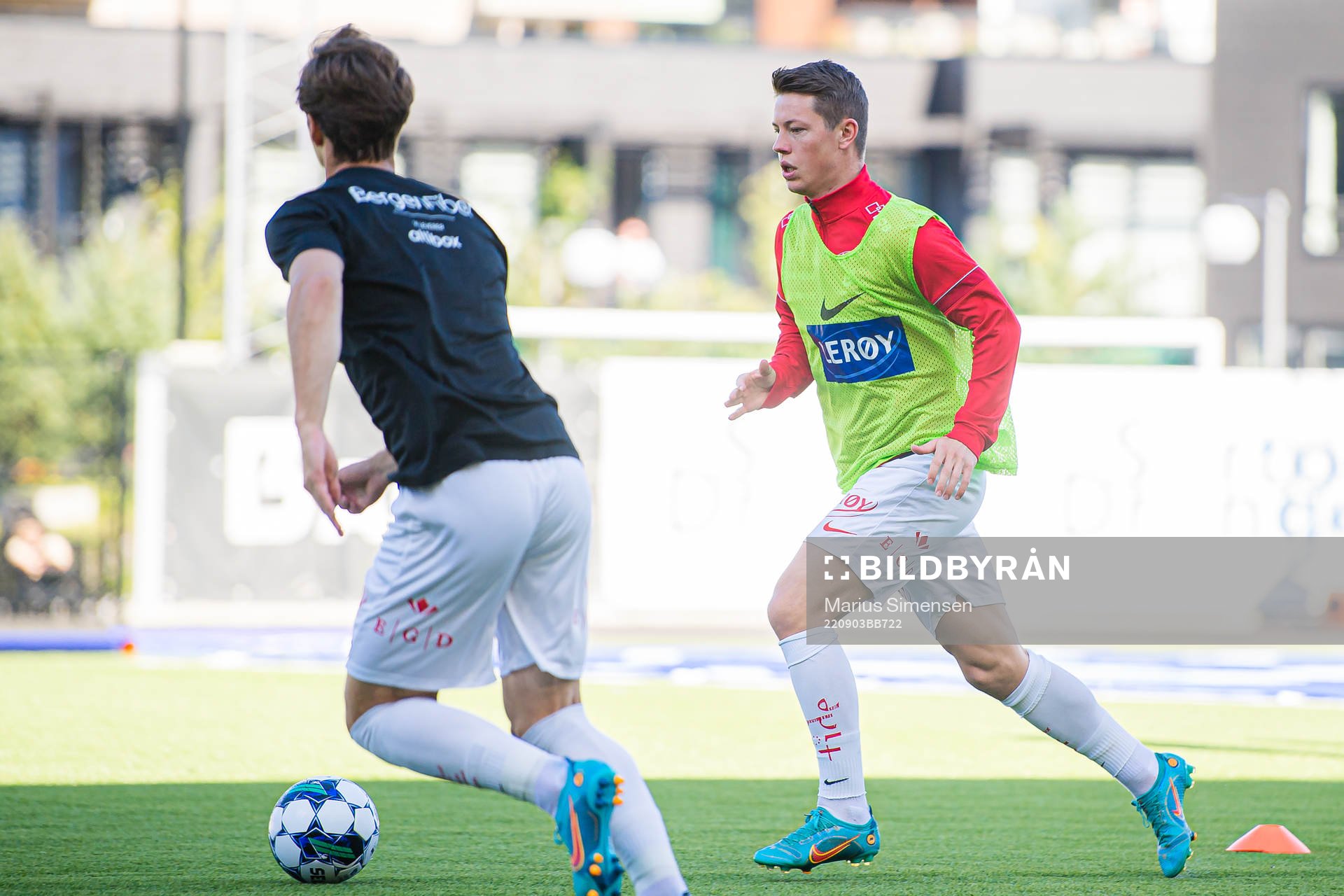Mathias Knutsen Rasmussen of Brann warms up