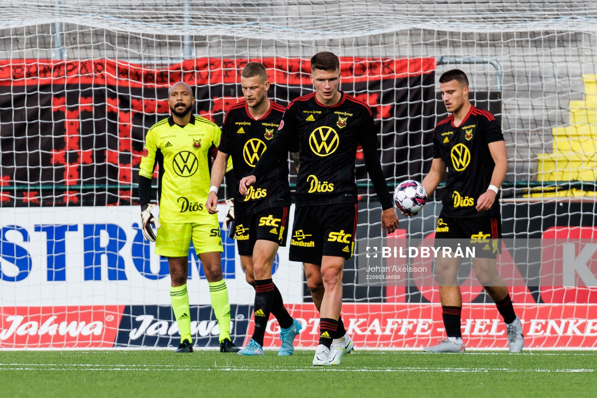 Östersunds målvakt Aly Keita, Myroslav Mazur, Kevin