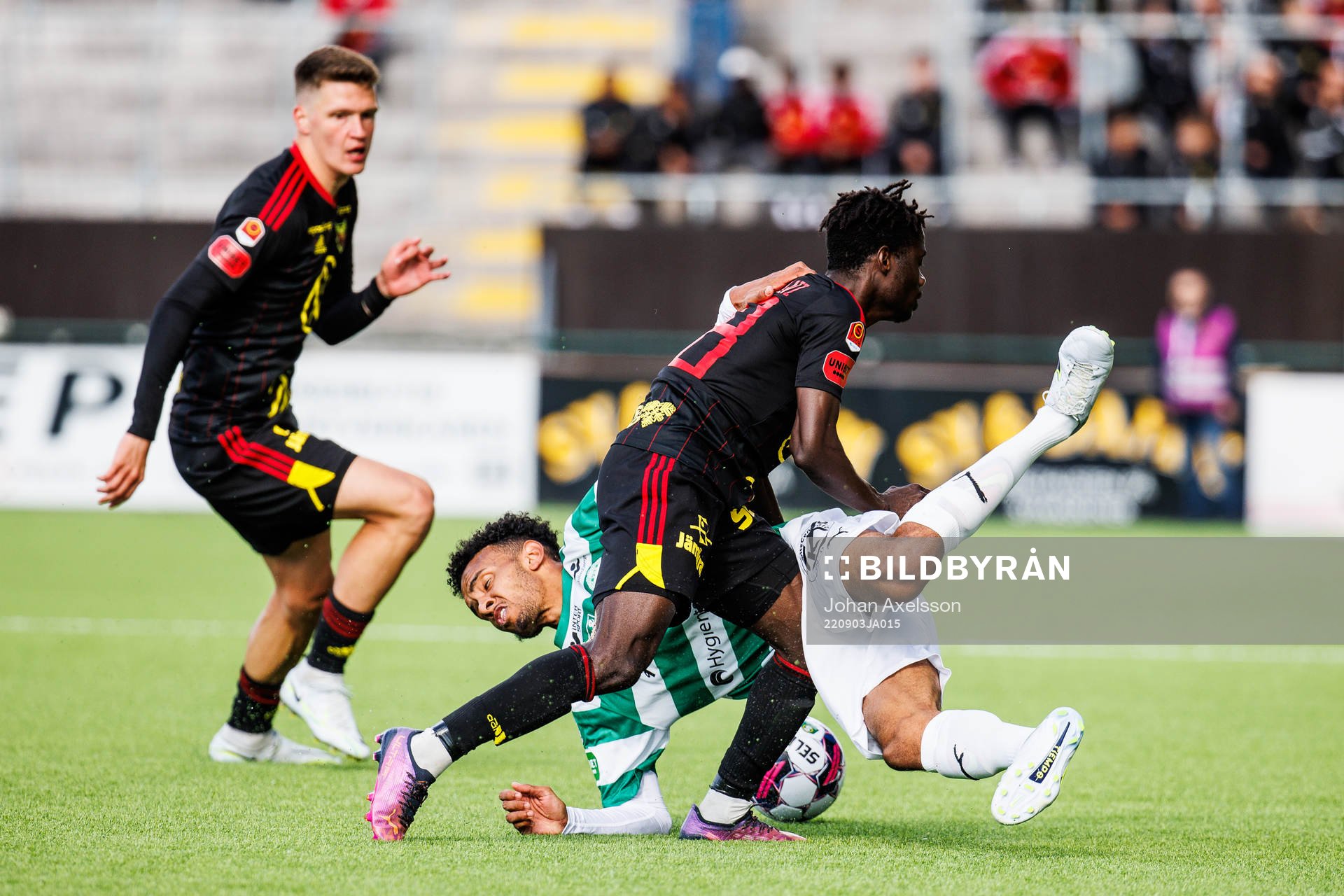 Östersunds Yannick Adjoumani och Västerås SKs Alex