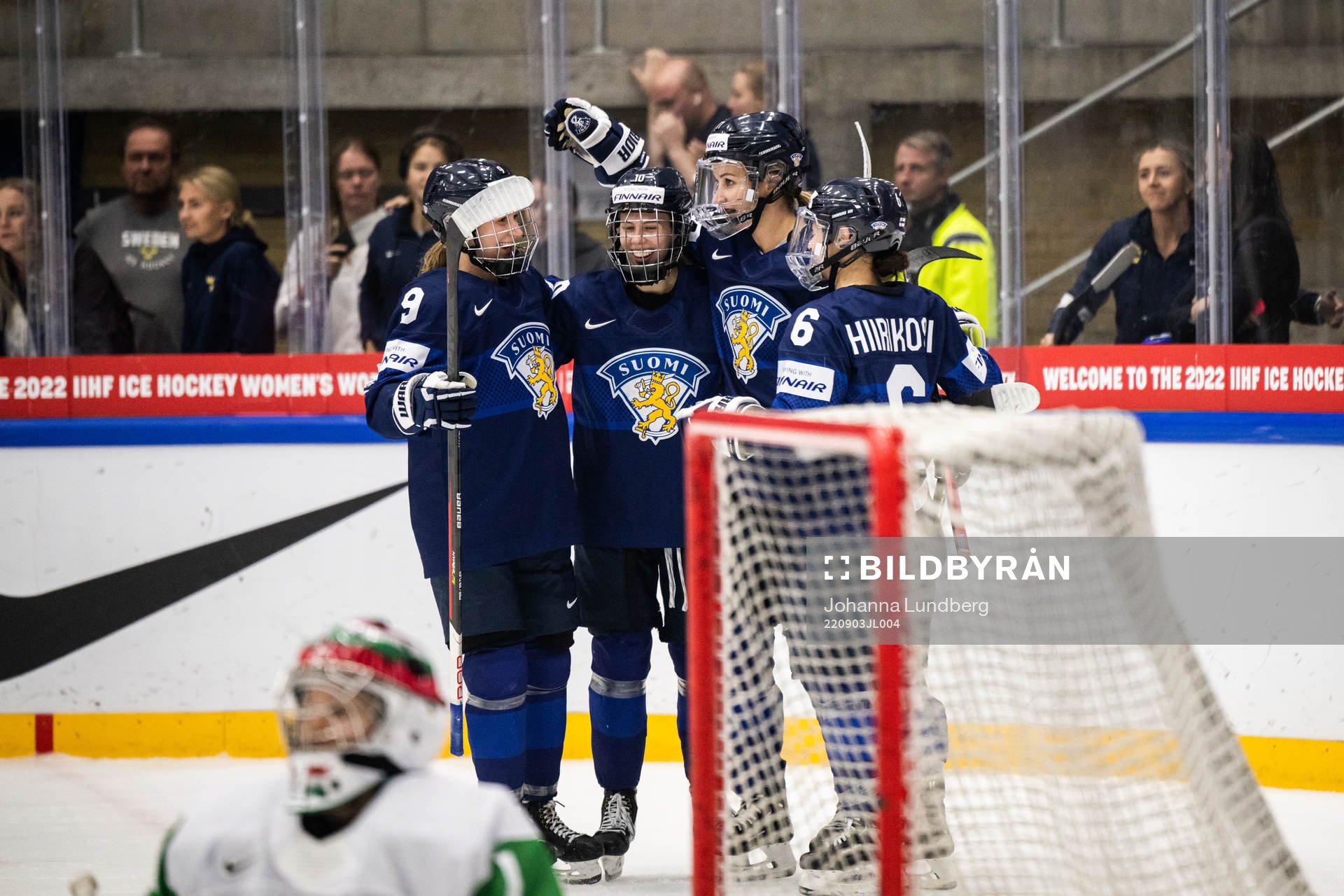 Nelli Laitinen, Susanna Tapani, Elisa Holopainen and Jenni