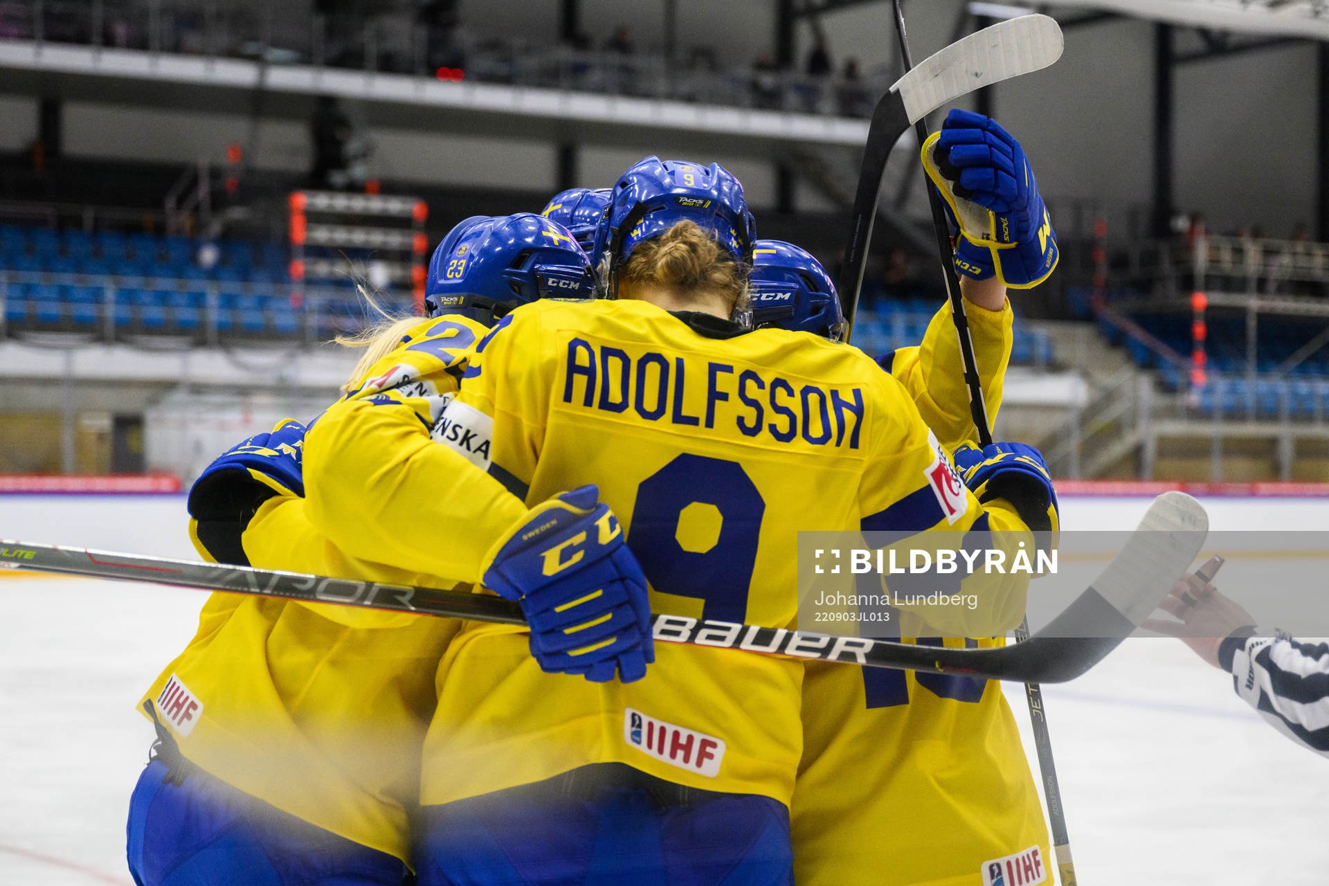 Emma Murén of Sweden celebrates with teammates