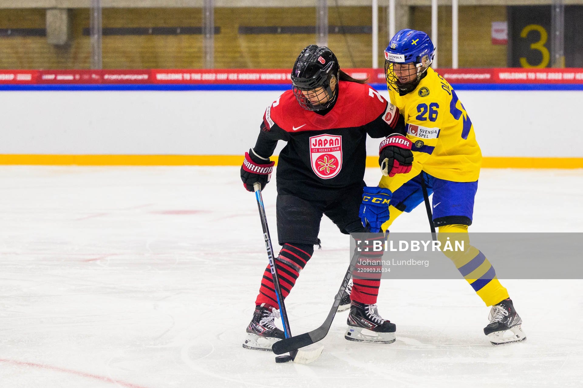 Kanami Seki of Japan and Hanna Olsson of Sweden