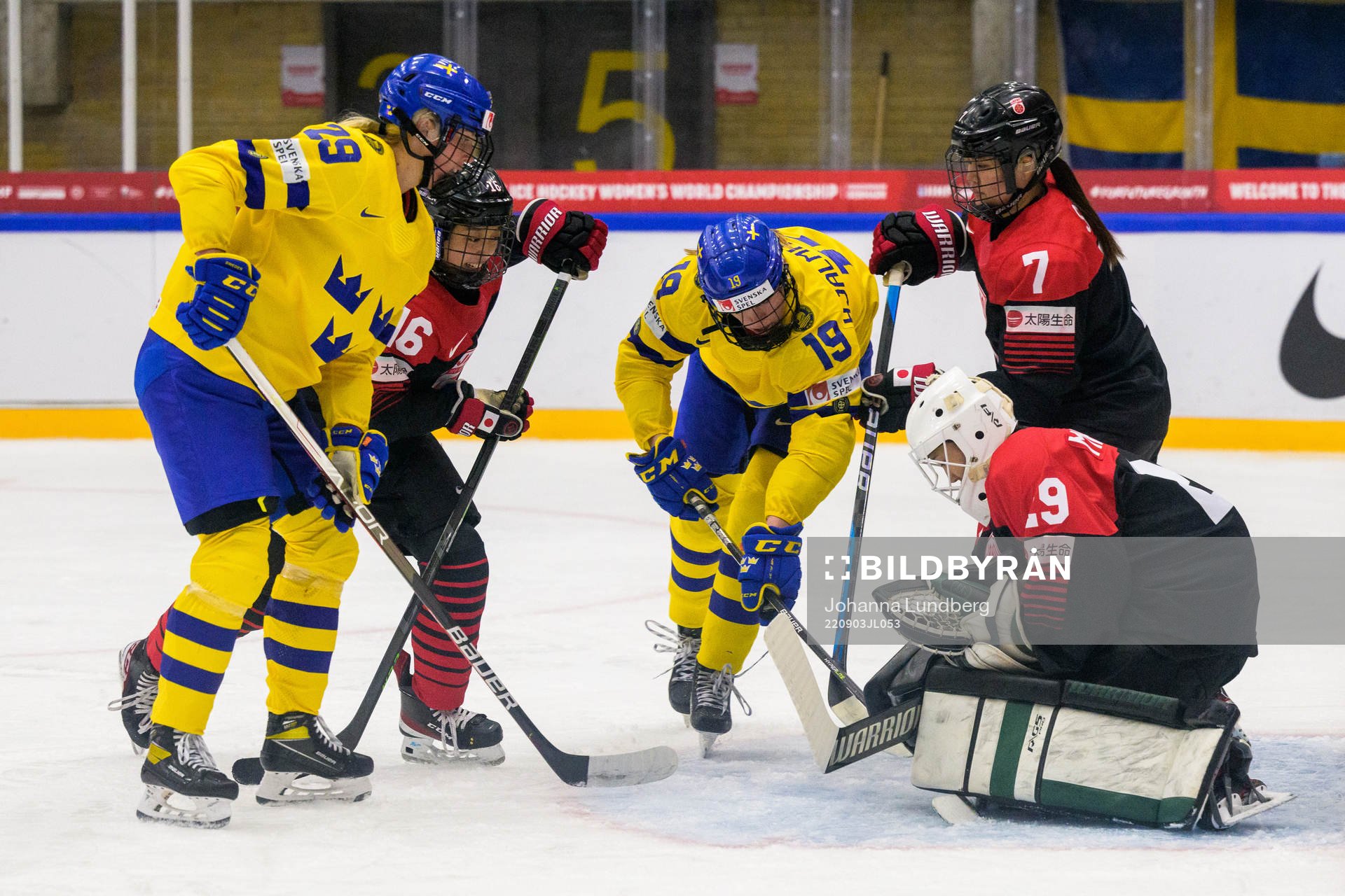 Olivia Carlsson and Sara Hjalmarsson of Sweden against