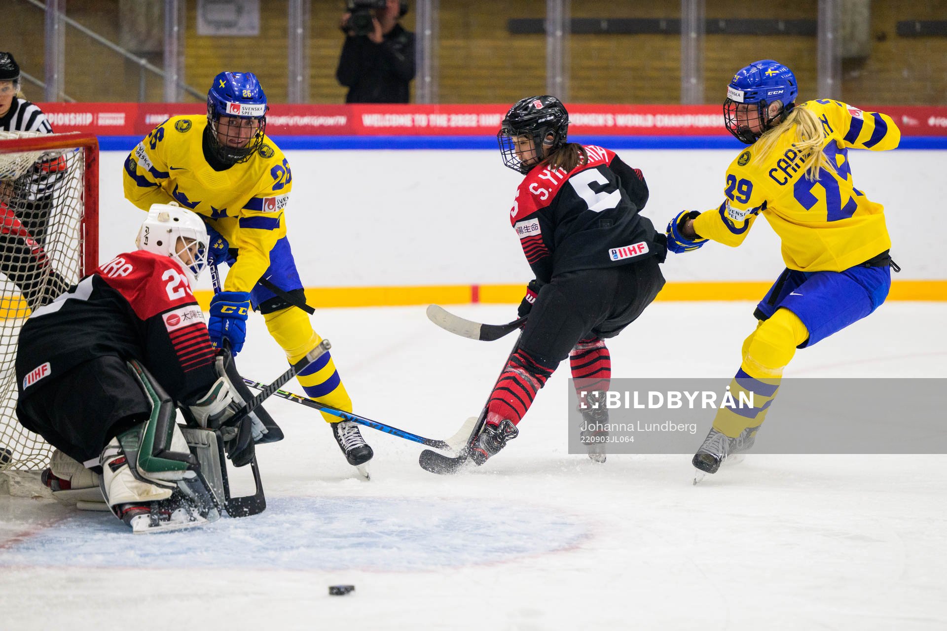 Hanna Olsson and Olivia Carlsson of Sweden against