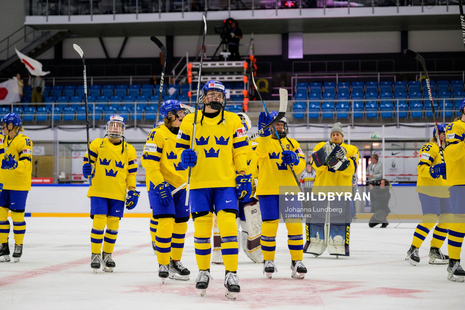 Players of Sweden look dejected