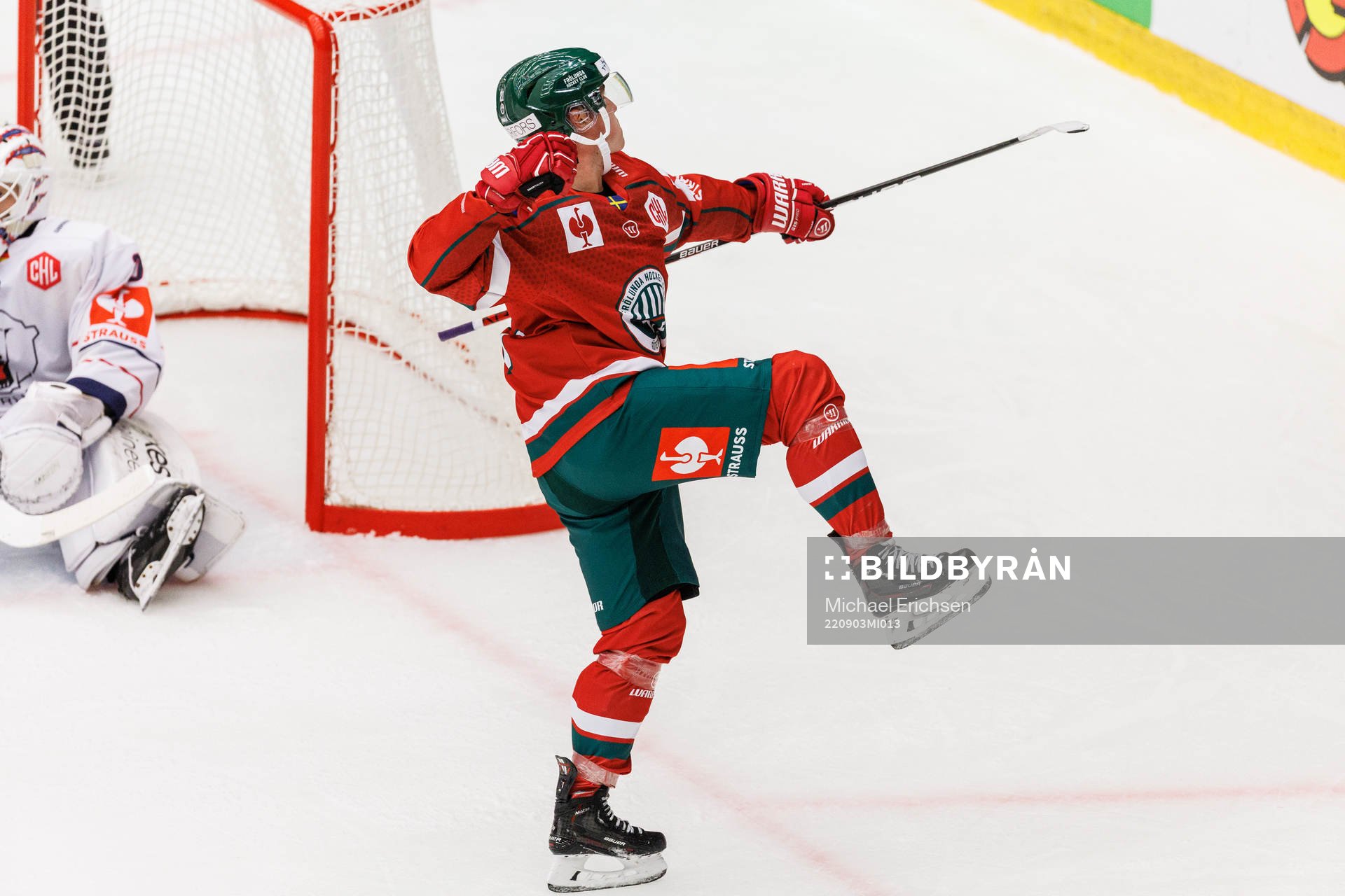 Jere Innala of Frölunda celebrates