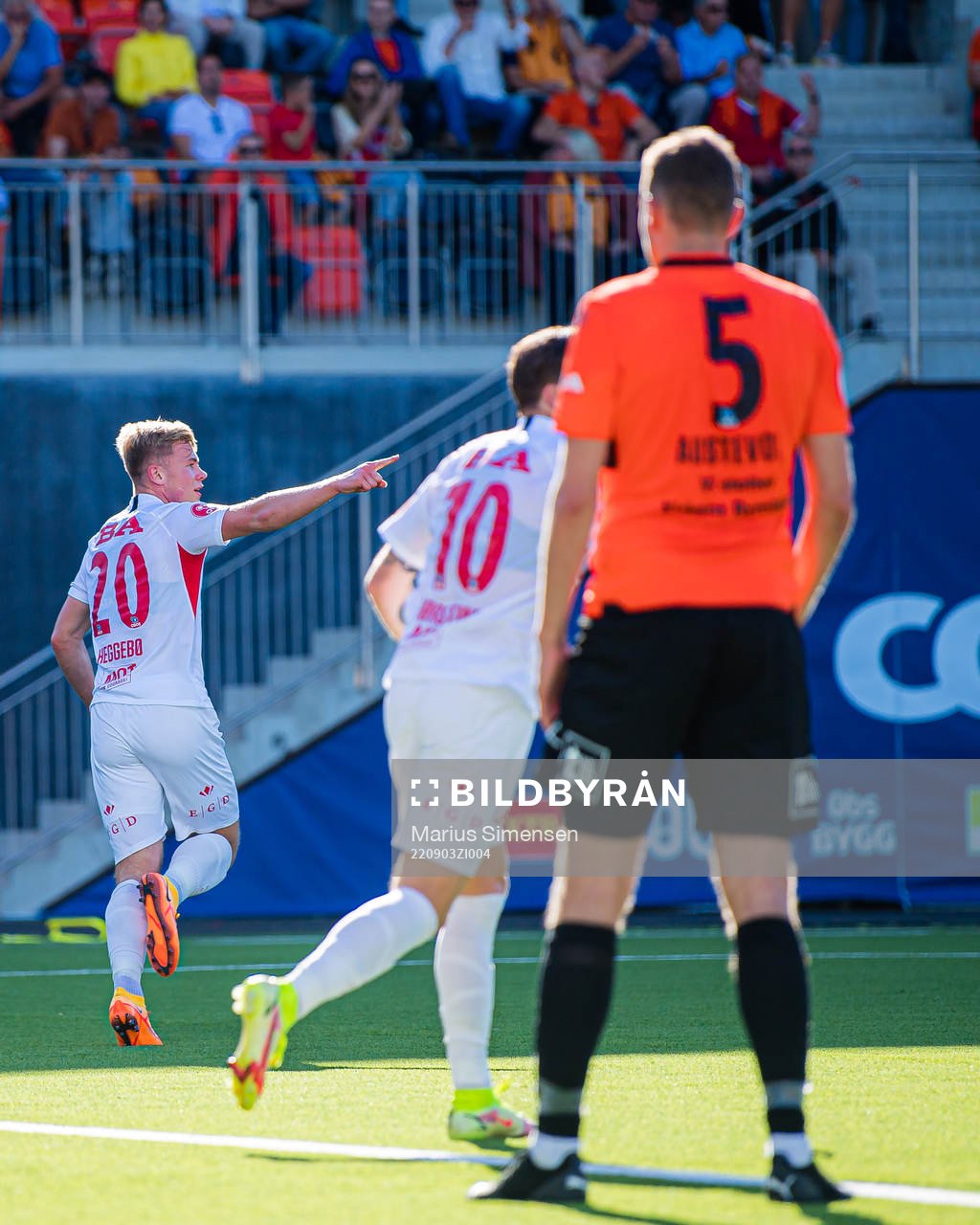 Aune Selland Heggebø of Brann celebrates